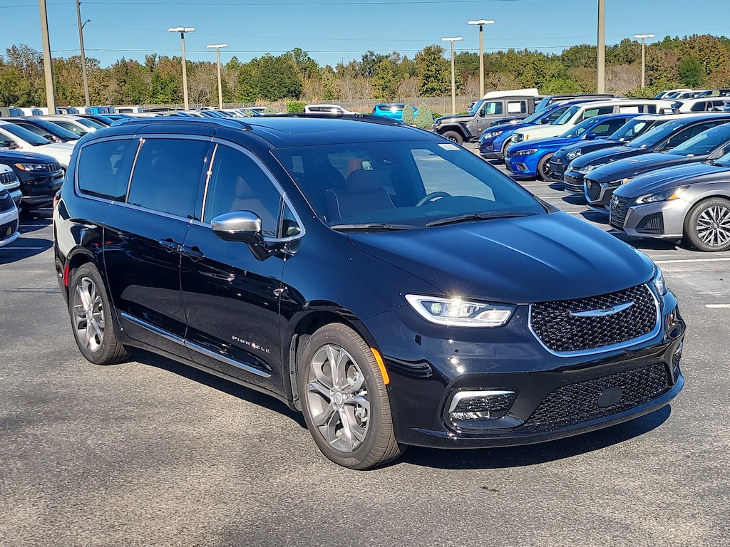 New 2026 Chrysler Pacifica PINNACLE Passenger Van