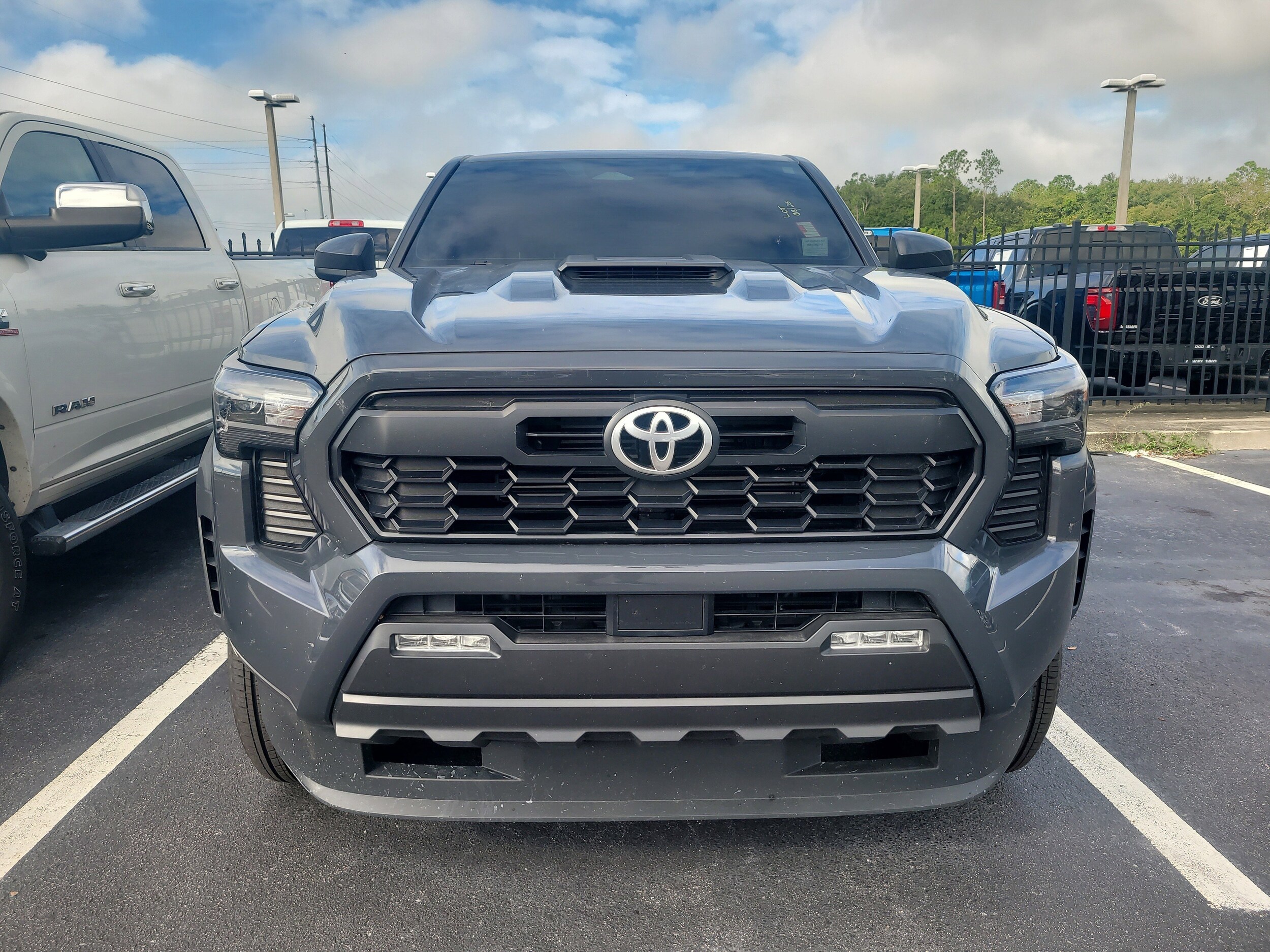 2024 Toyota Tacoma TRD Sport photo 2