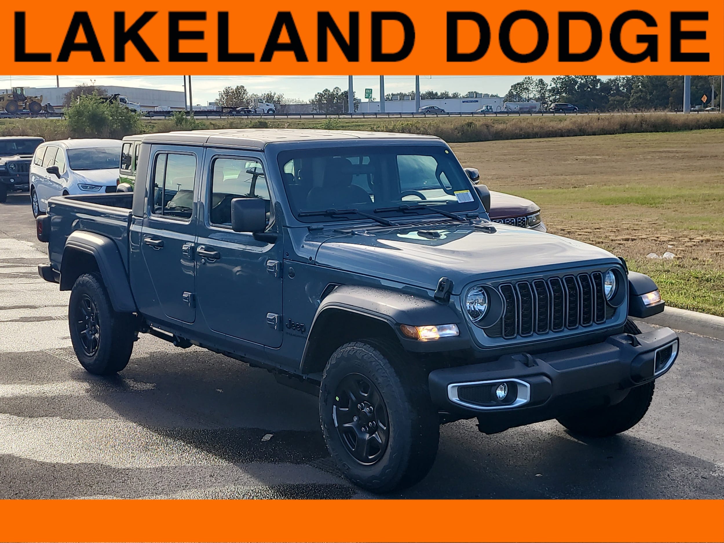 2026 Jeep Gladiator Sport's photo