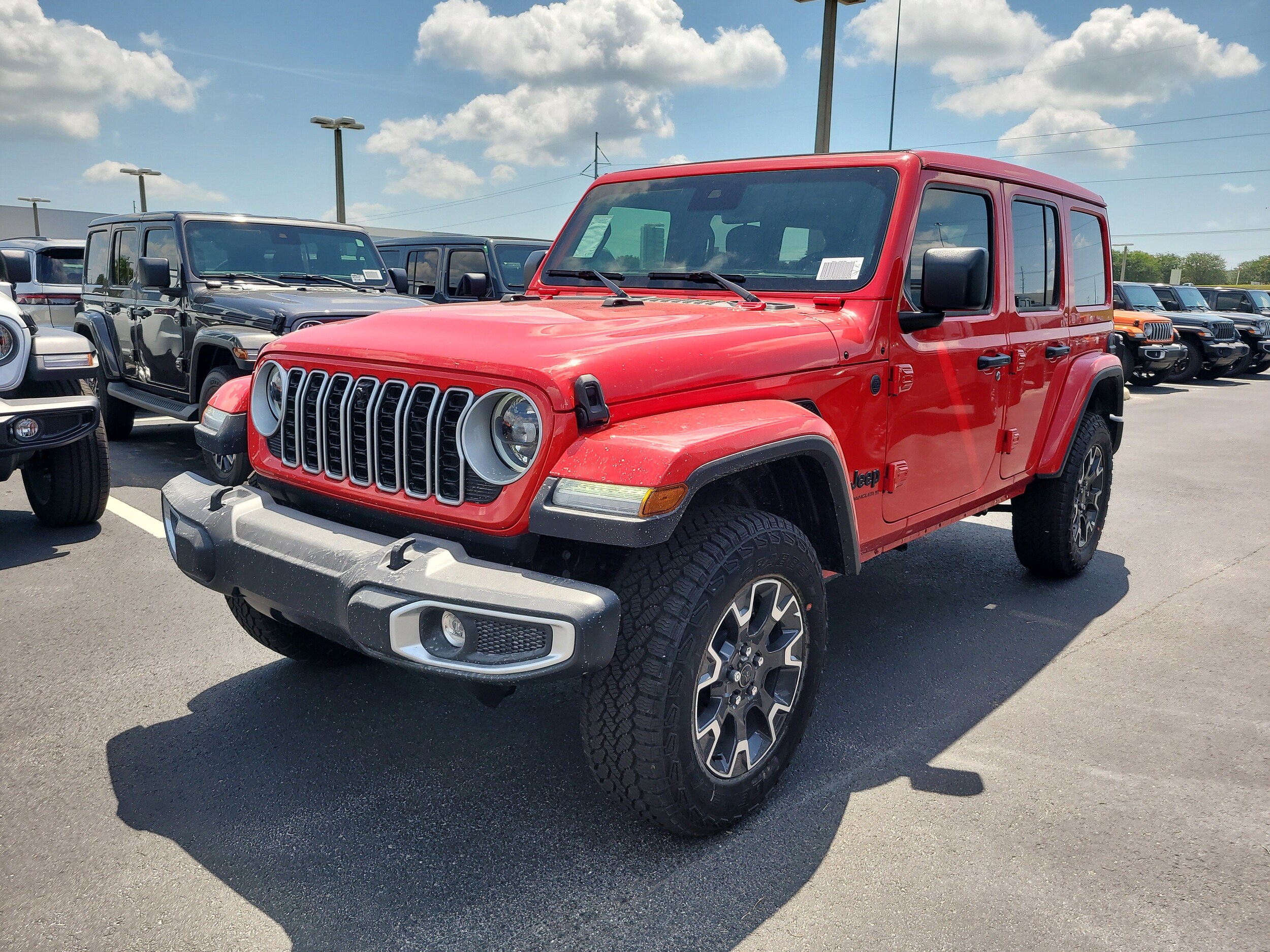 2025 Jeep Wrangler Sahara photo 4