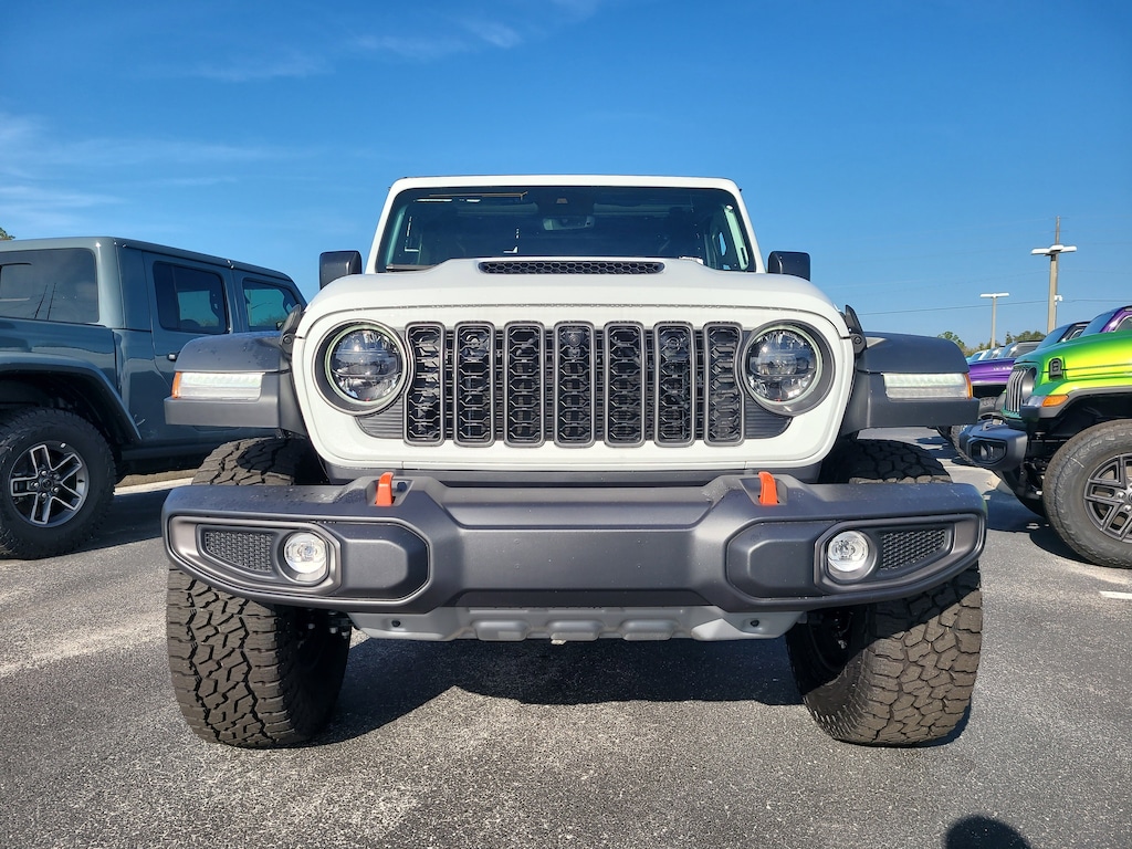 New 2025 Jeep Gladiator MOJAVE 4X4 Pickup