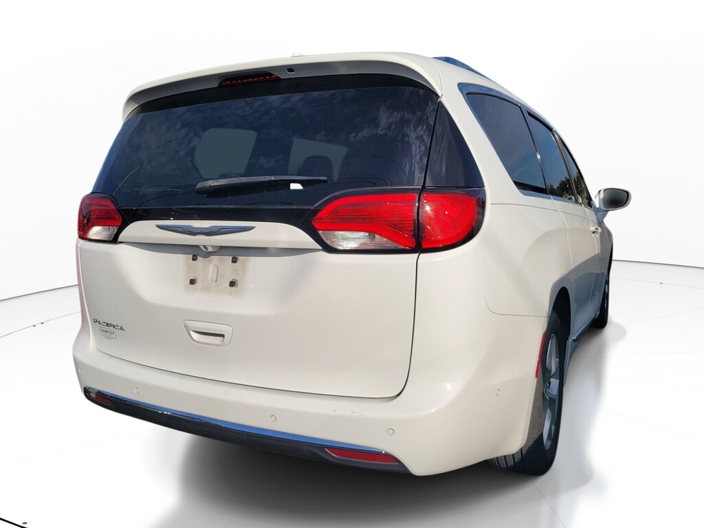 Used 2017 Chrysler Pacifica Touring-L Plus Van