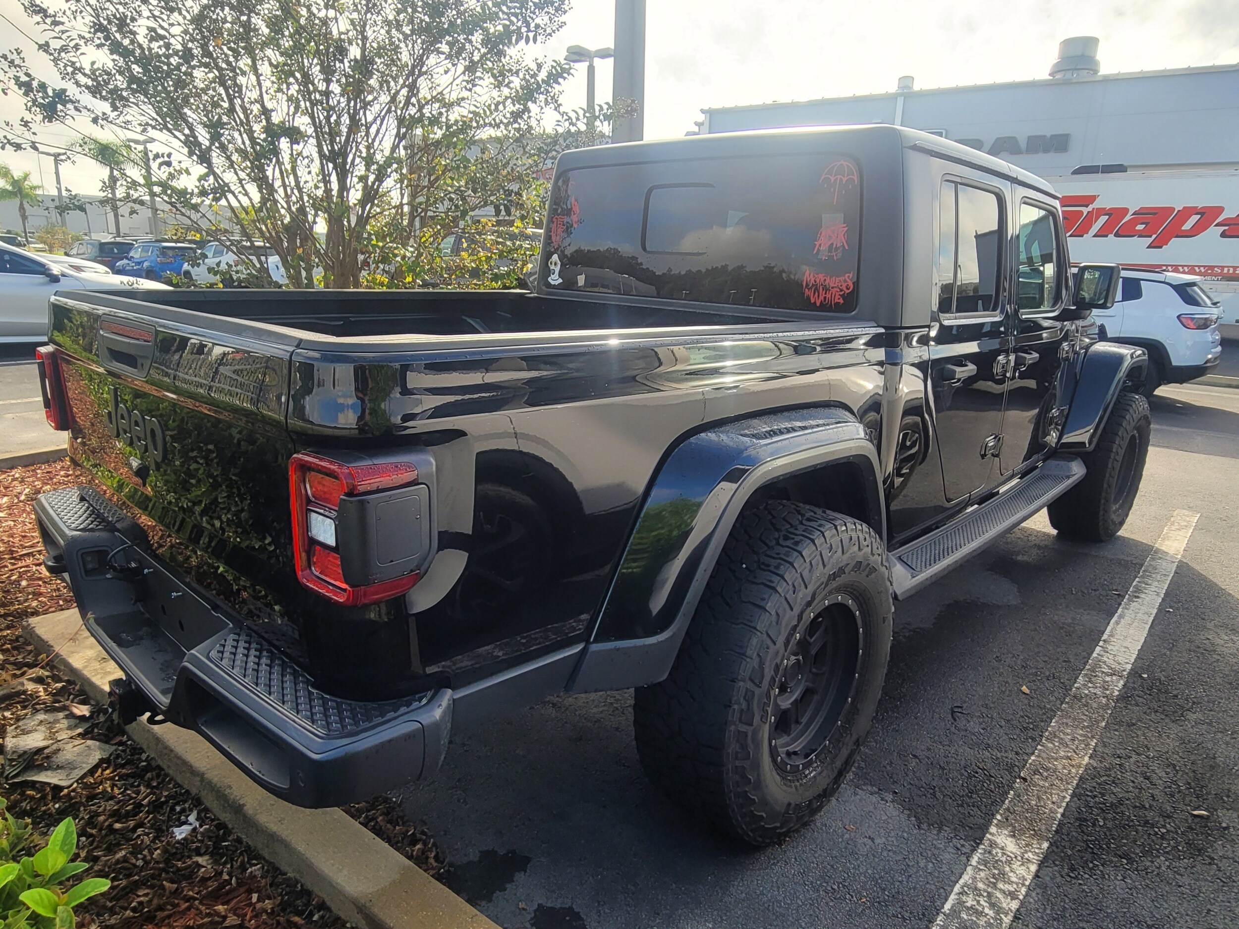 2021 Jeep Gladiator Sport S photo 4