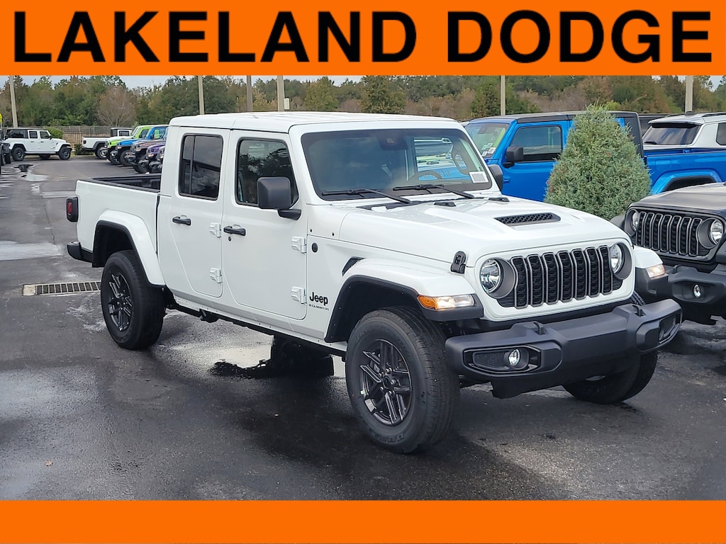 New 2025 Jeep Gladiator SPORT S 4X4 Pickup