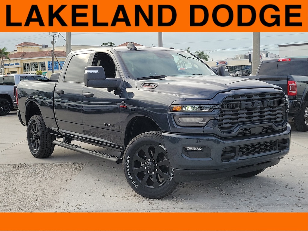 New 2026 Ram 2500 BIG HORN CREW CAB 4X4 6'4 BOX Pickup