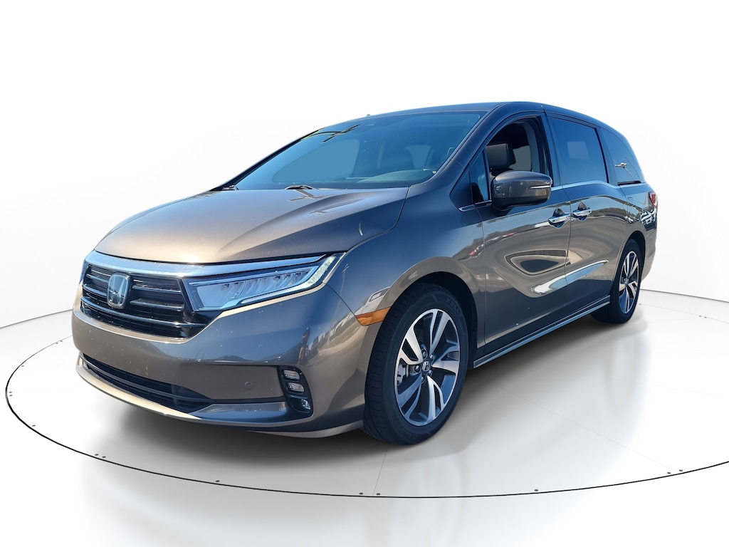 2022 Honda Odyssey Touring photo 3