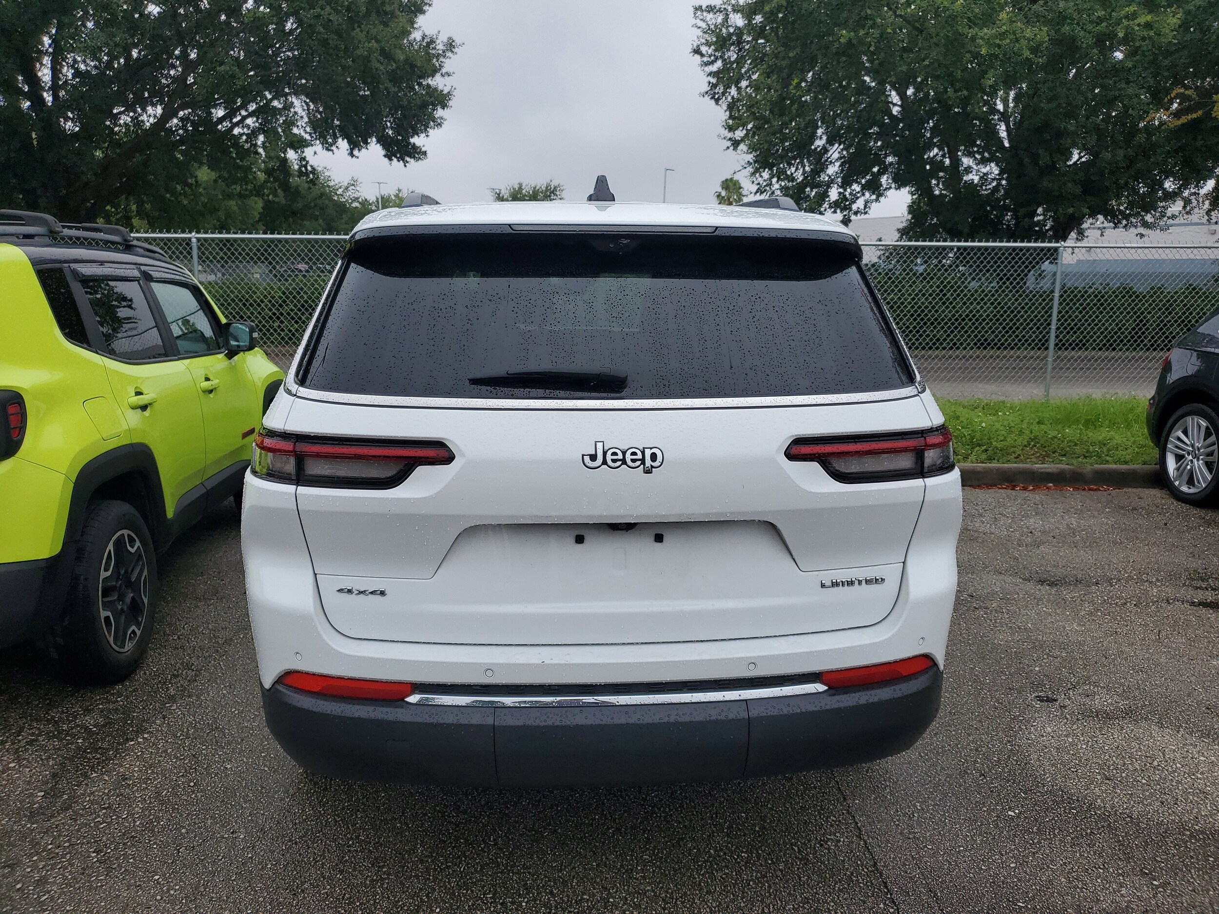 2024 Jeep Grand Cherokee Limited photo 4