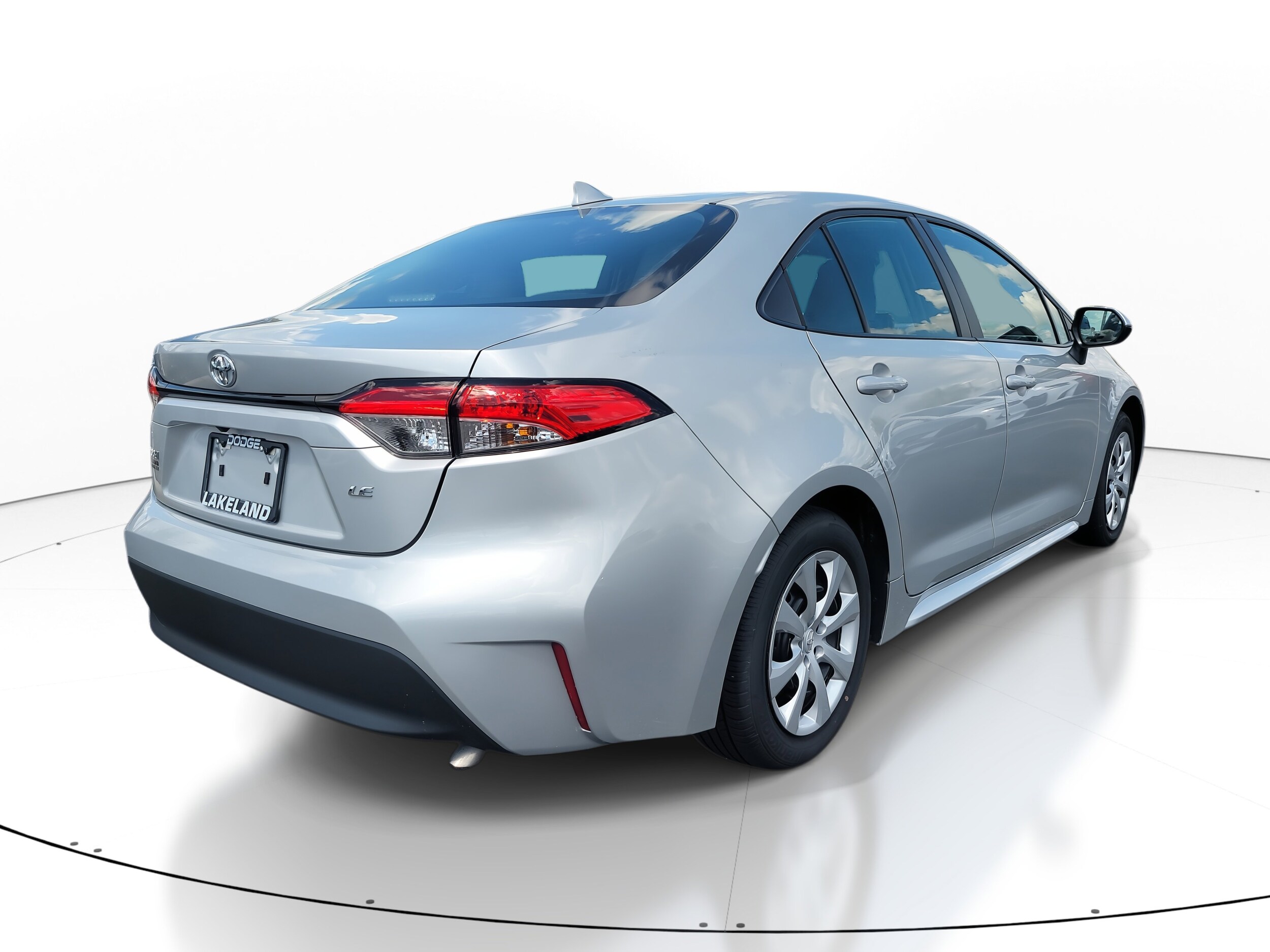 2024 Toyota Corolla LE photo 4