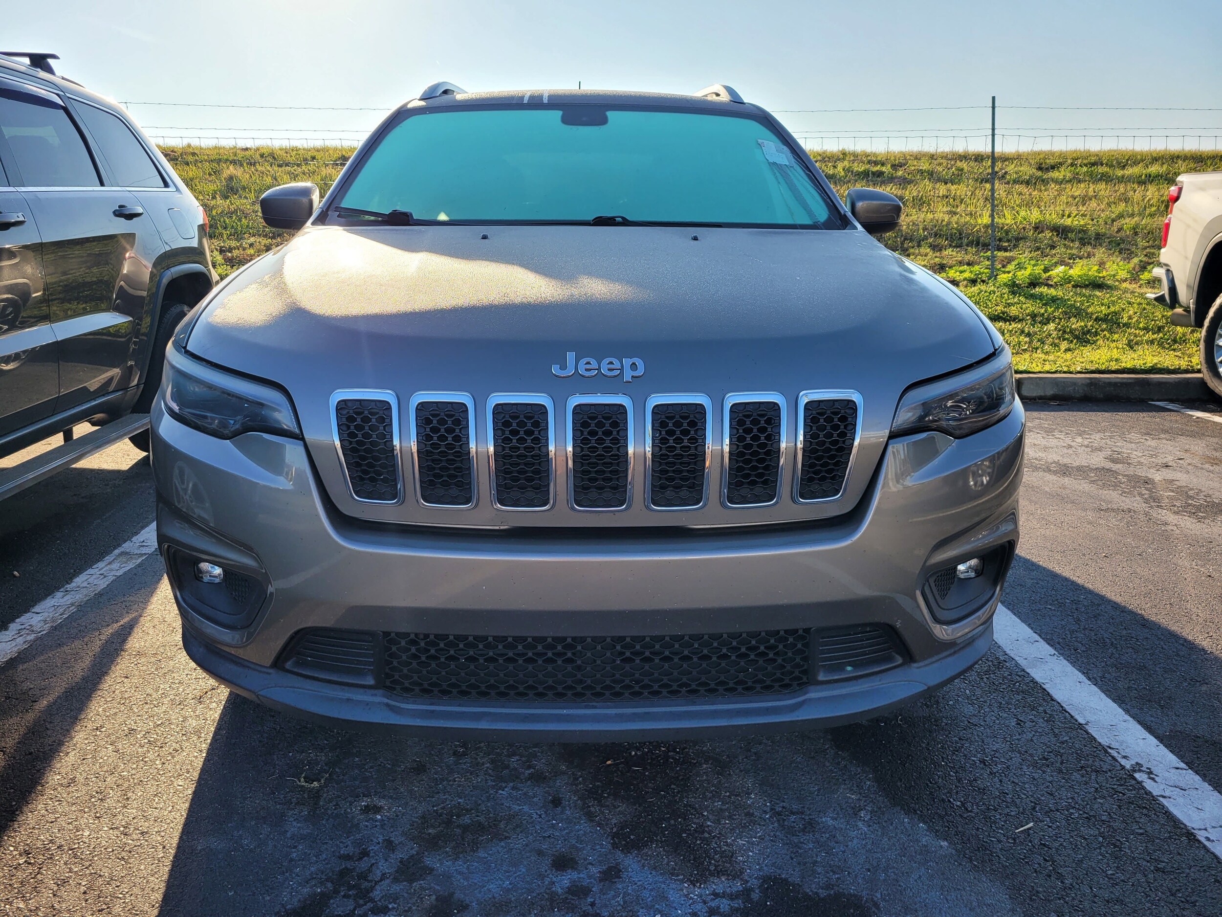 2019 Jeep Cherokee Latitude photo 2