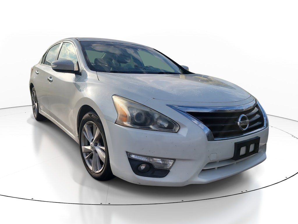 Used 2015 Nissan