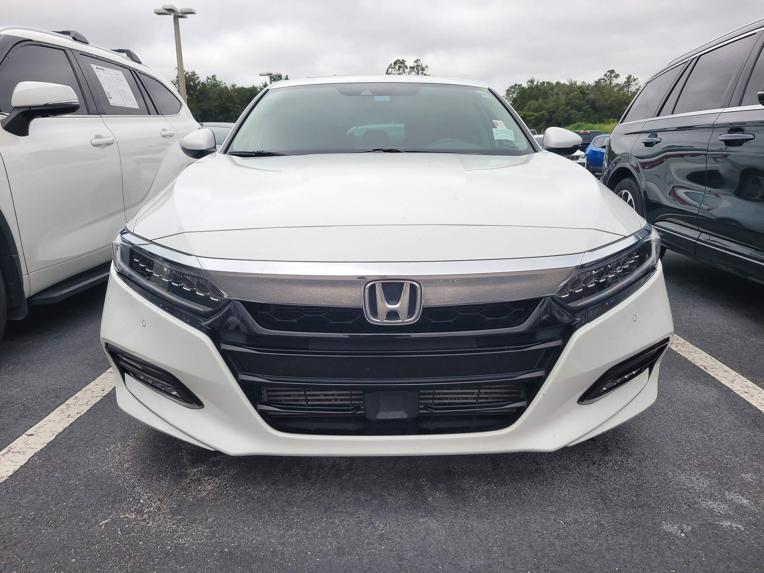2020 Honda Accord Touring 2.0T photo 2