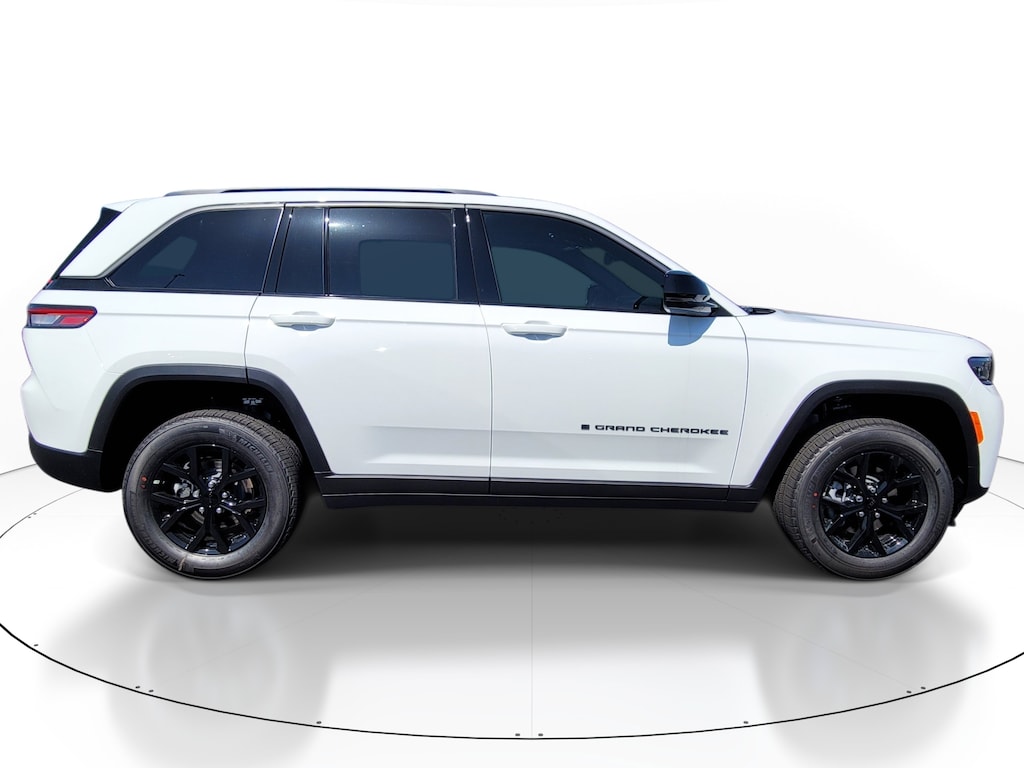 New 2026 Jeep Grand Cherokee LAREDO ALTITUDE 4X2 Sport Utility