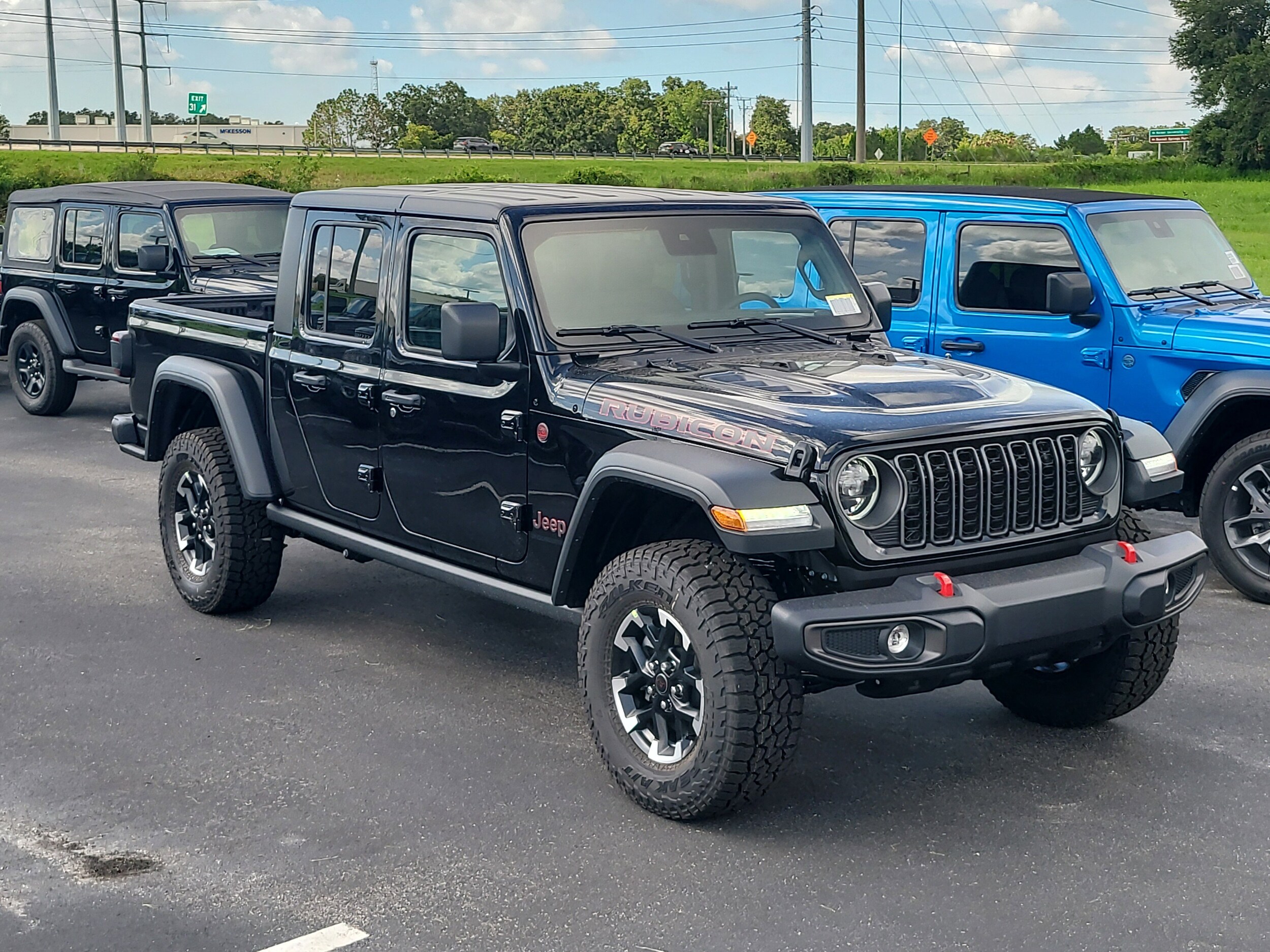 2025 Jeep Gladiator Rubicon photo 2
