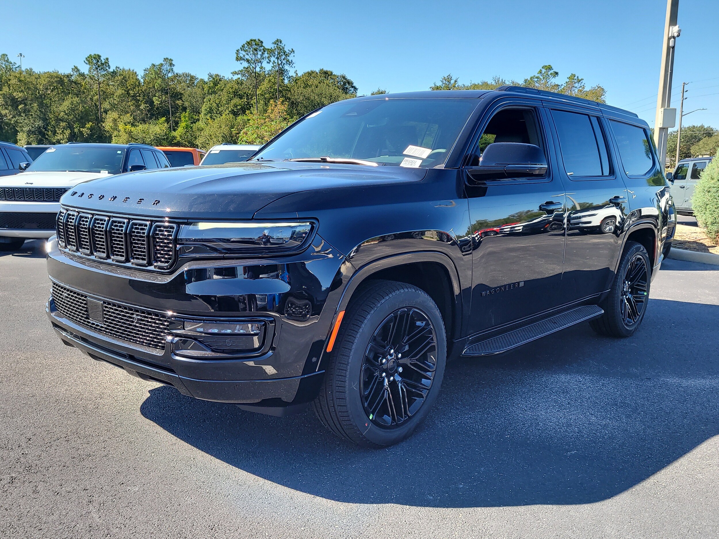 2025 Jeep Wagoneer Series II Carbide photo 3