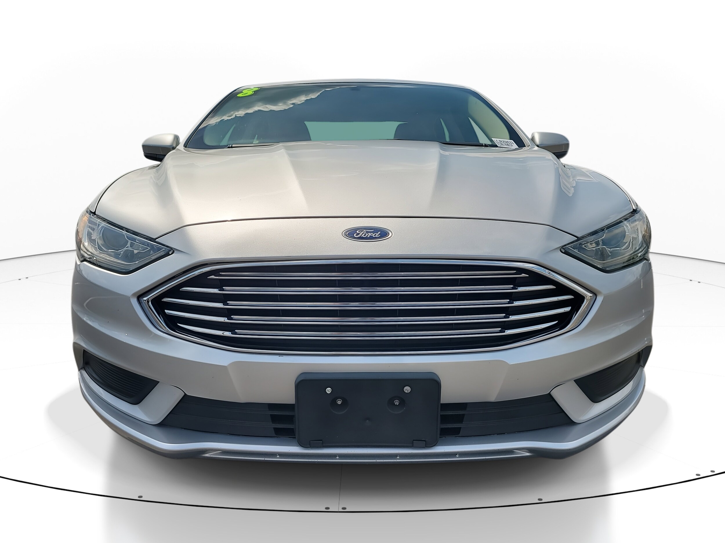 2018 Ford Fusion SE photo 2