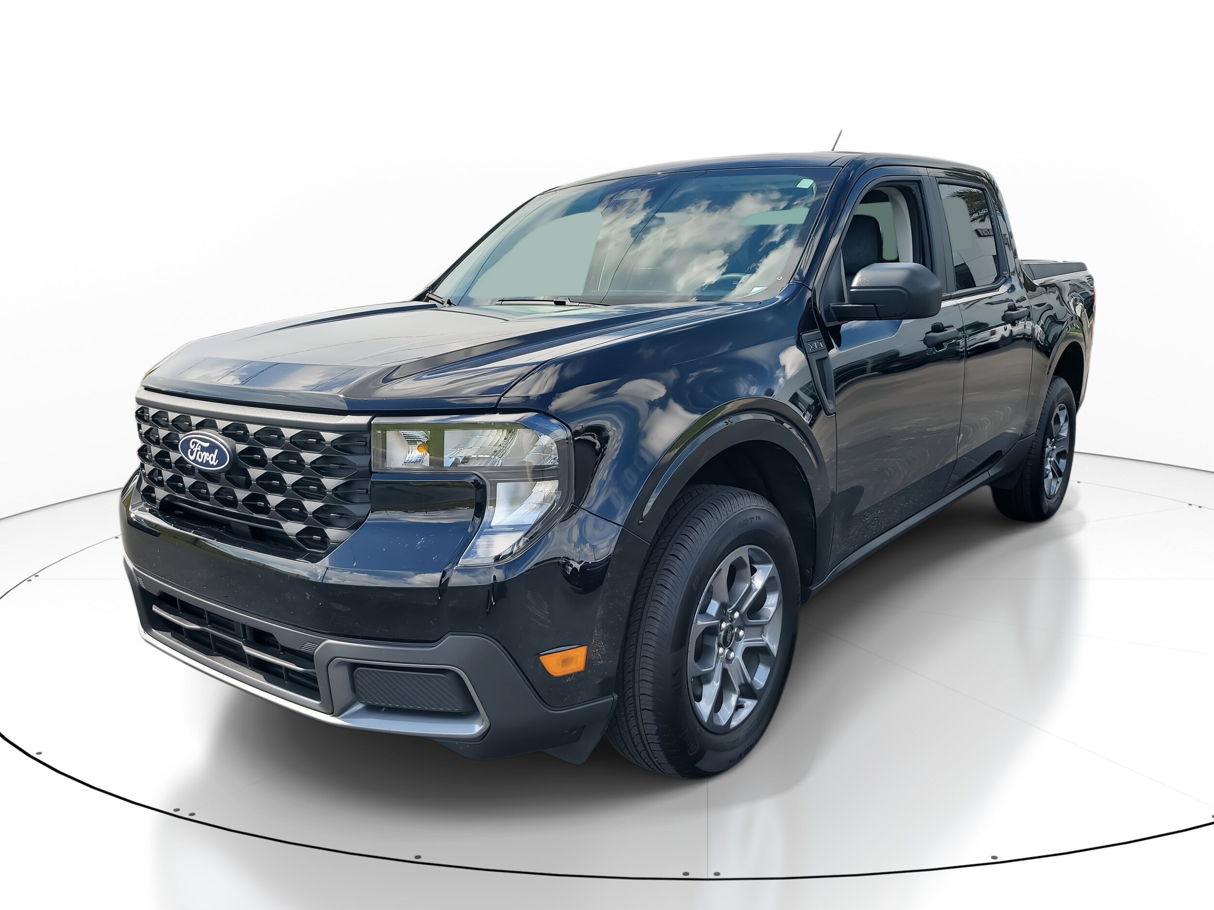 2025 Ford Maverick XLT photo 3