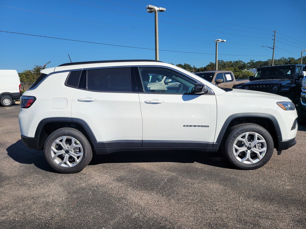 New 2026 Jeep Compass LATITUDE ALTITUDE 4X4 Sport Utility
