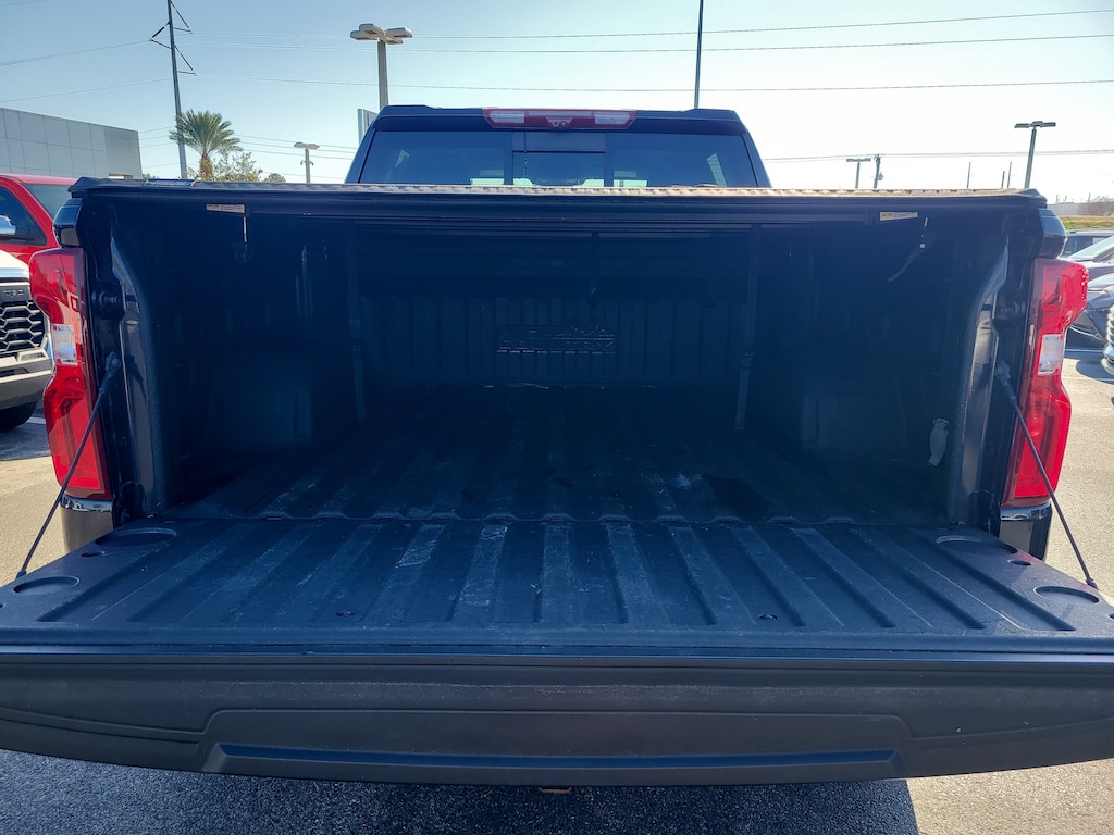 2023 Chevrolet Silverado 1500 High Country photo 4