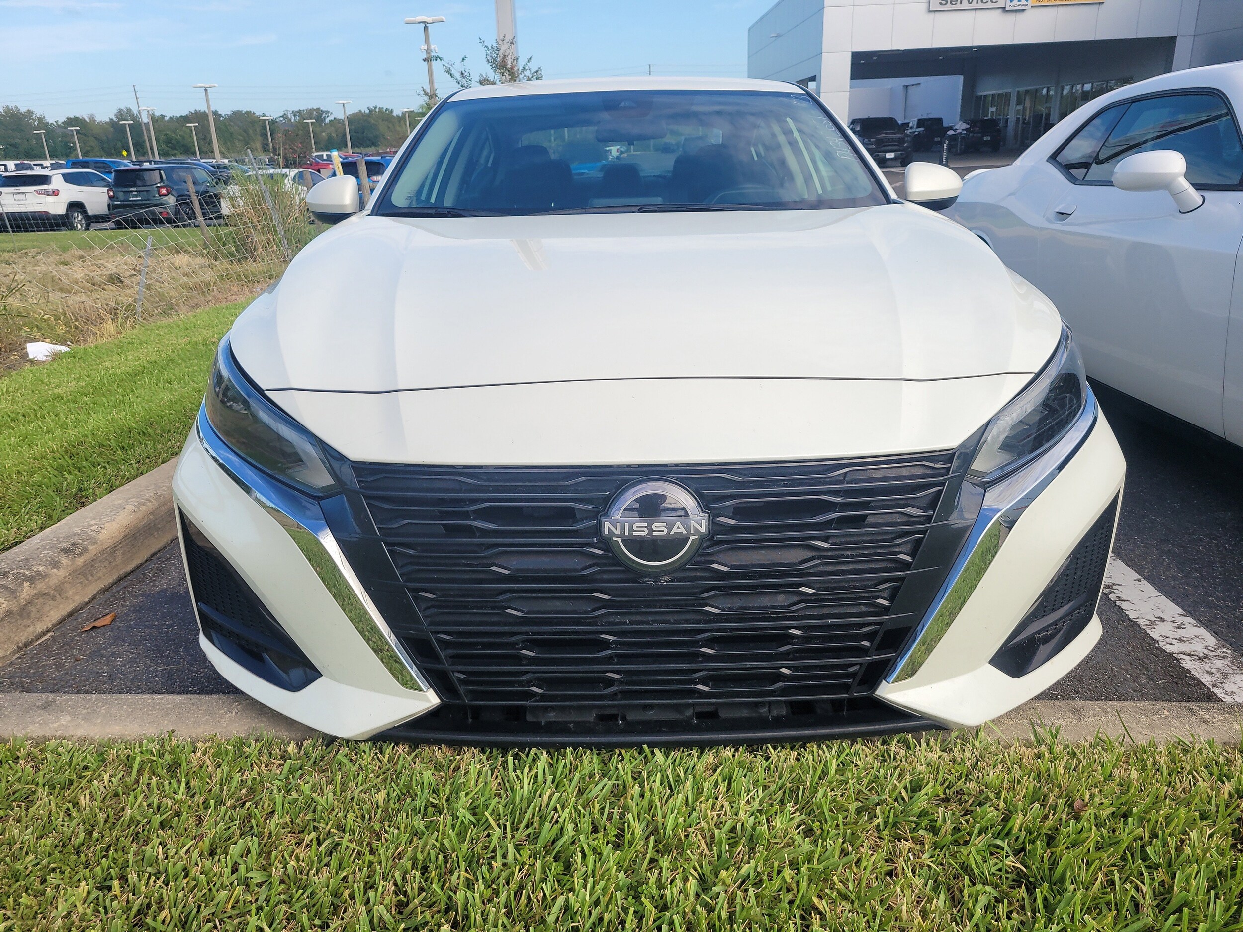 2023 Nissan Altima 2.5 SV photo 2