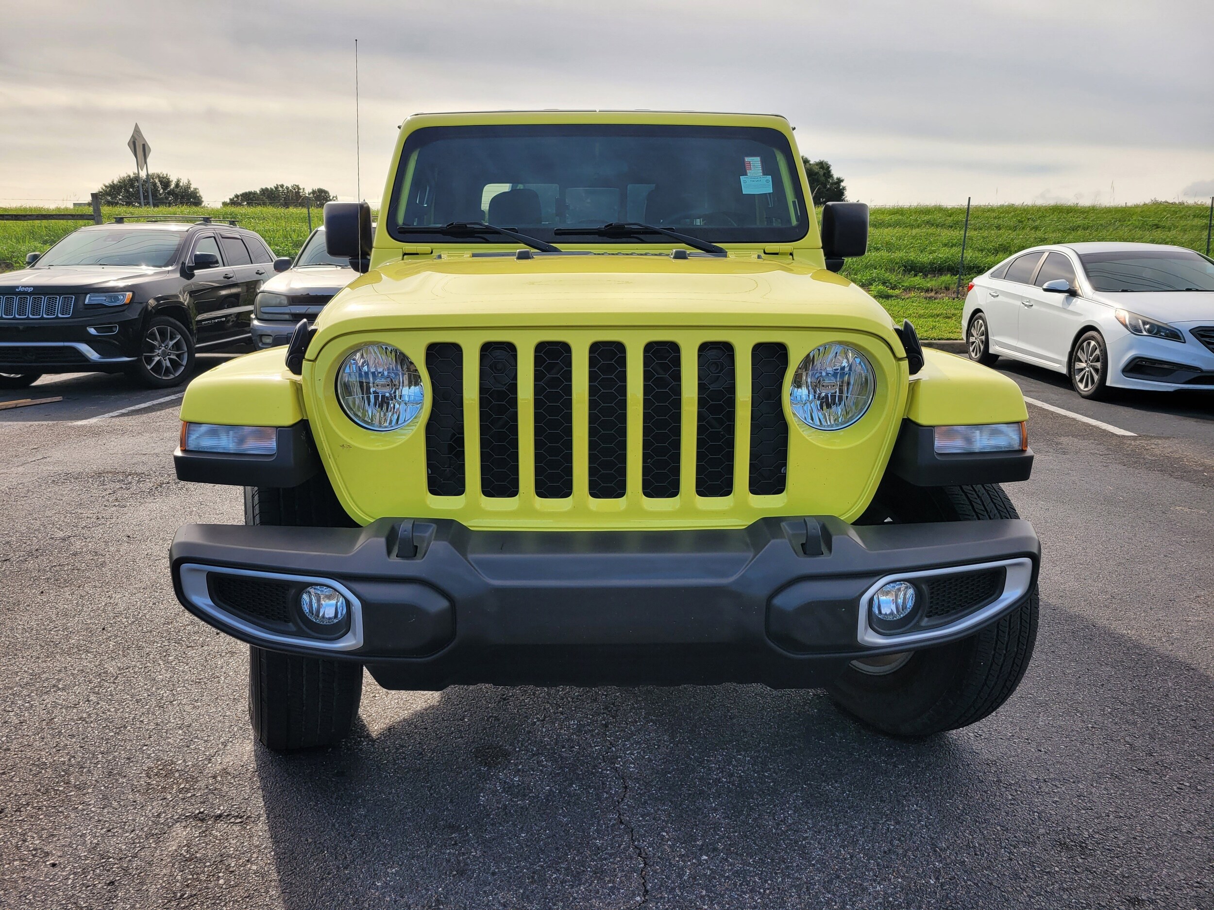 2023 Jeep Gladiator Sport S photo 2