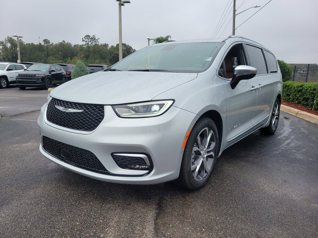 New 2026 Chrysler Pacifica PINNACLE Passenger Van
