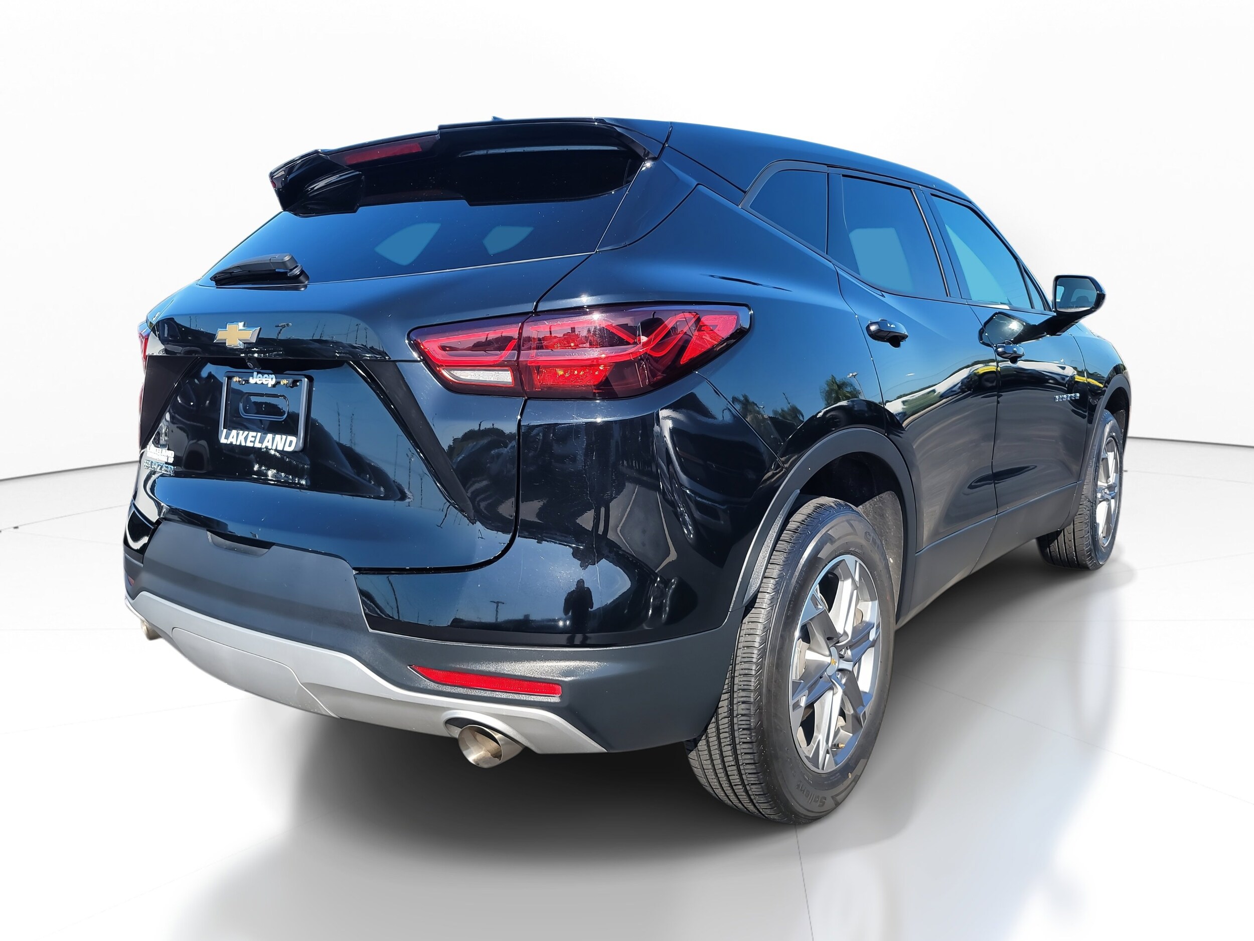 2024 Chevrolet Blazer 2LT photo 2