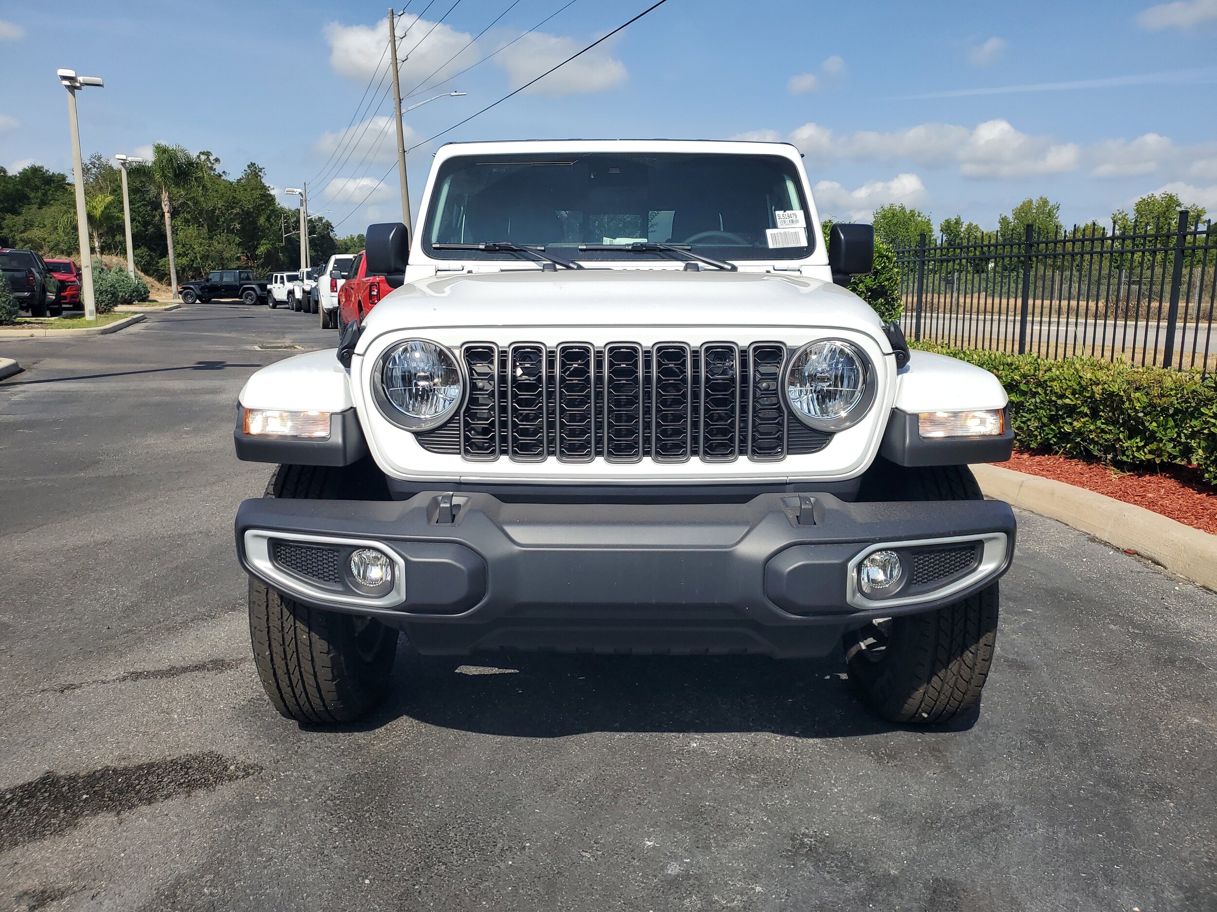2025 Jeep Gladiator Sport S photo 3