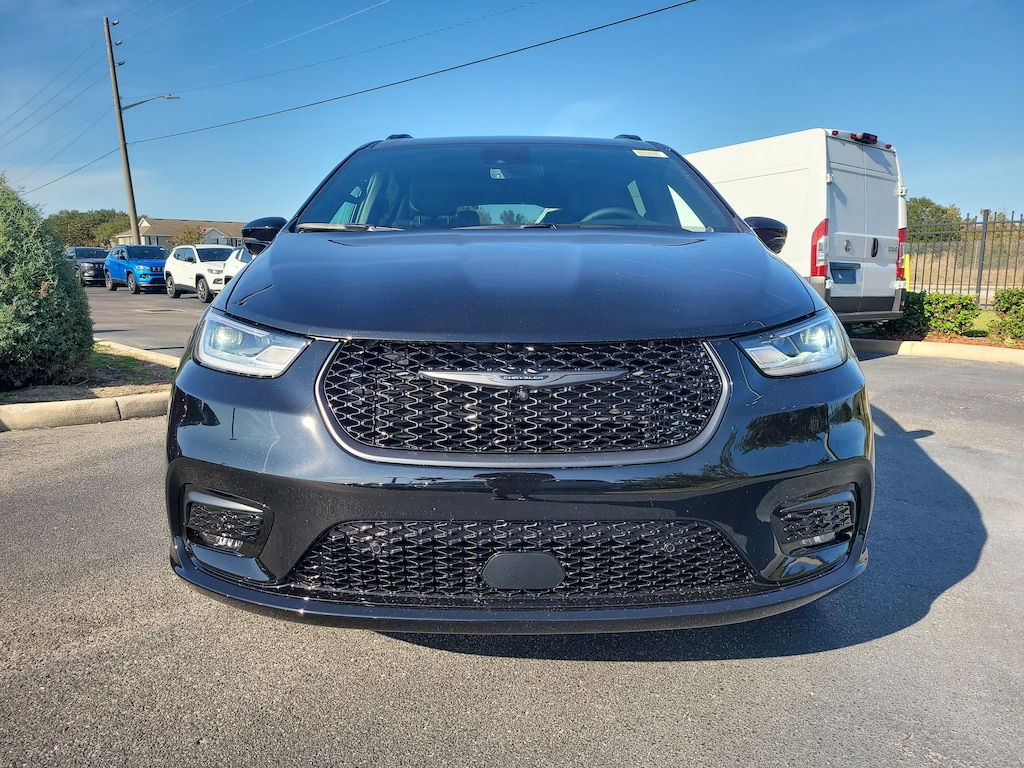 New 2026 Chrysler Pacifica SELECT Passenger Van