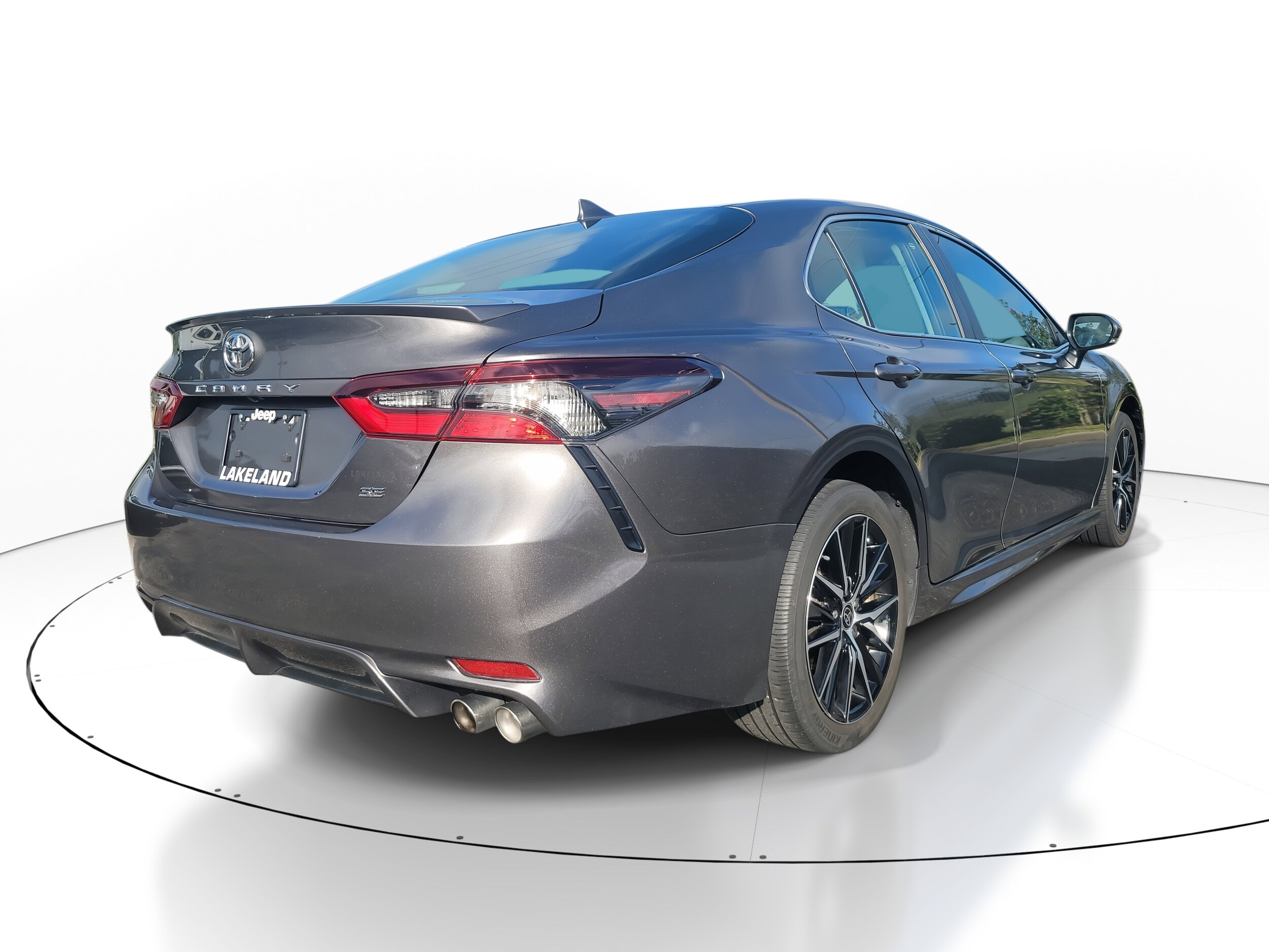2024 Toyota Camry SE photo 4