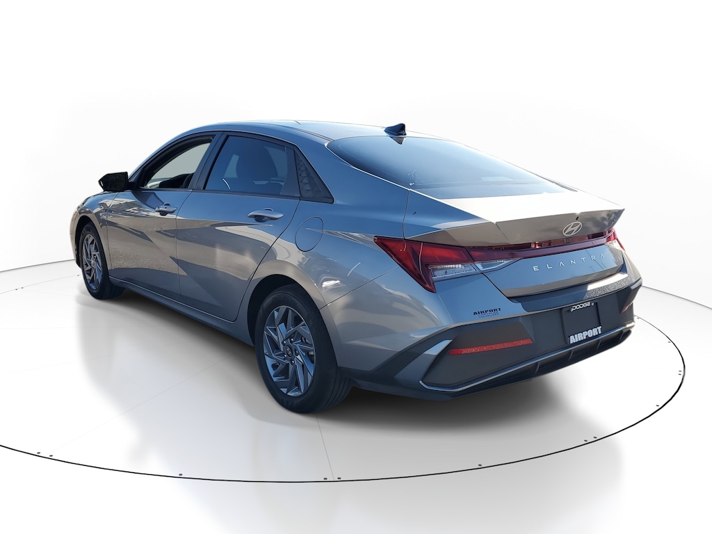 Used 2024 Hyundai Elantra SEL Sedan