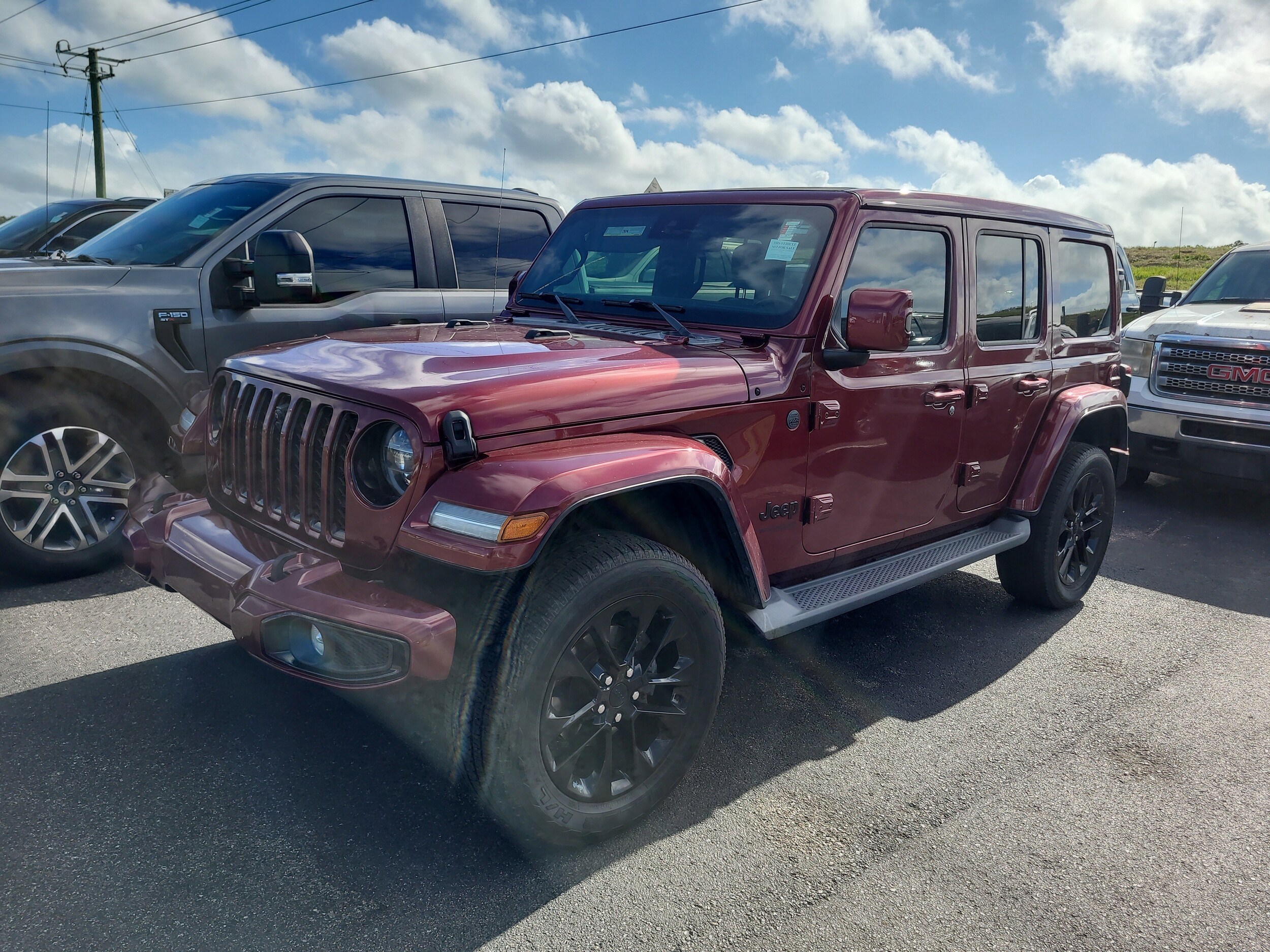 2021 Jeep Wrangler Unlimited Sahara High Altitude photo 3