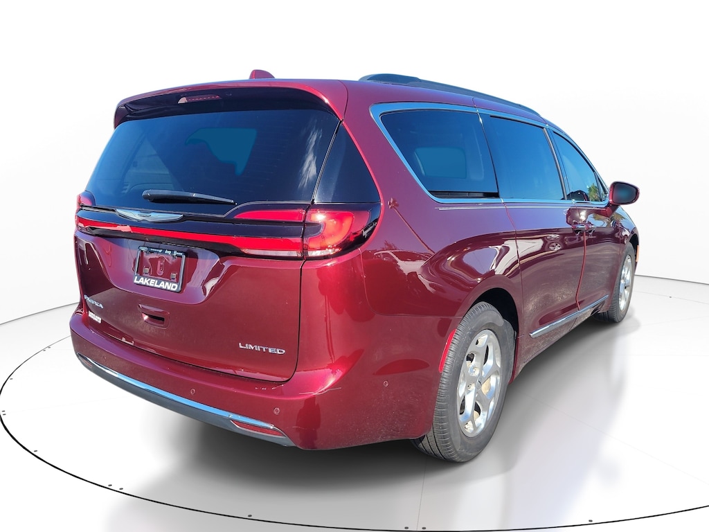 Used 2022 Chrysler Pacifica Limited Van Passenger Van