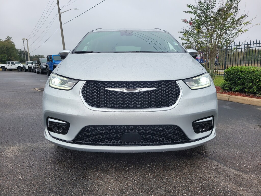 New 2026 Chrysler Pacifica PINNACLE Passenger Van