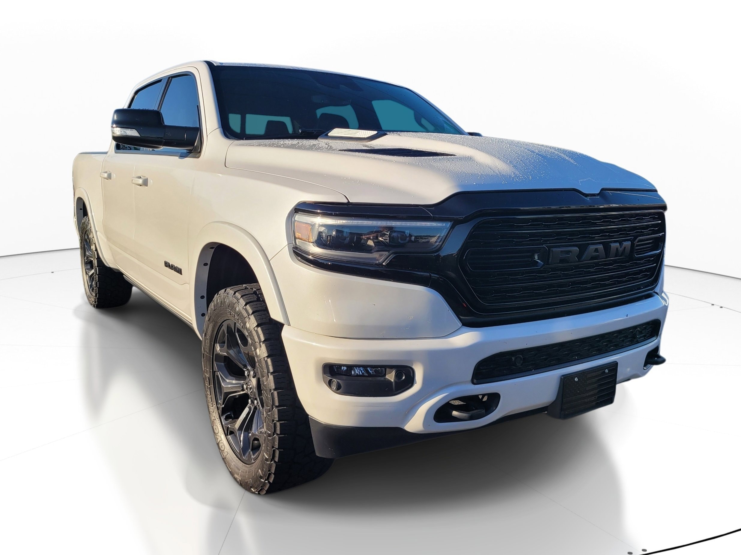 2022 RAM 1500 Limited 4x4 Crew Cab 5'7's photo