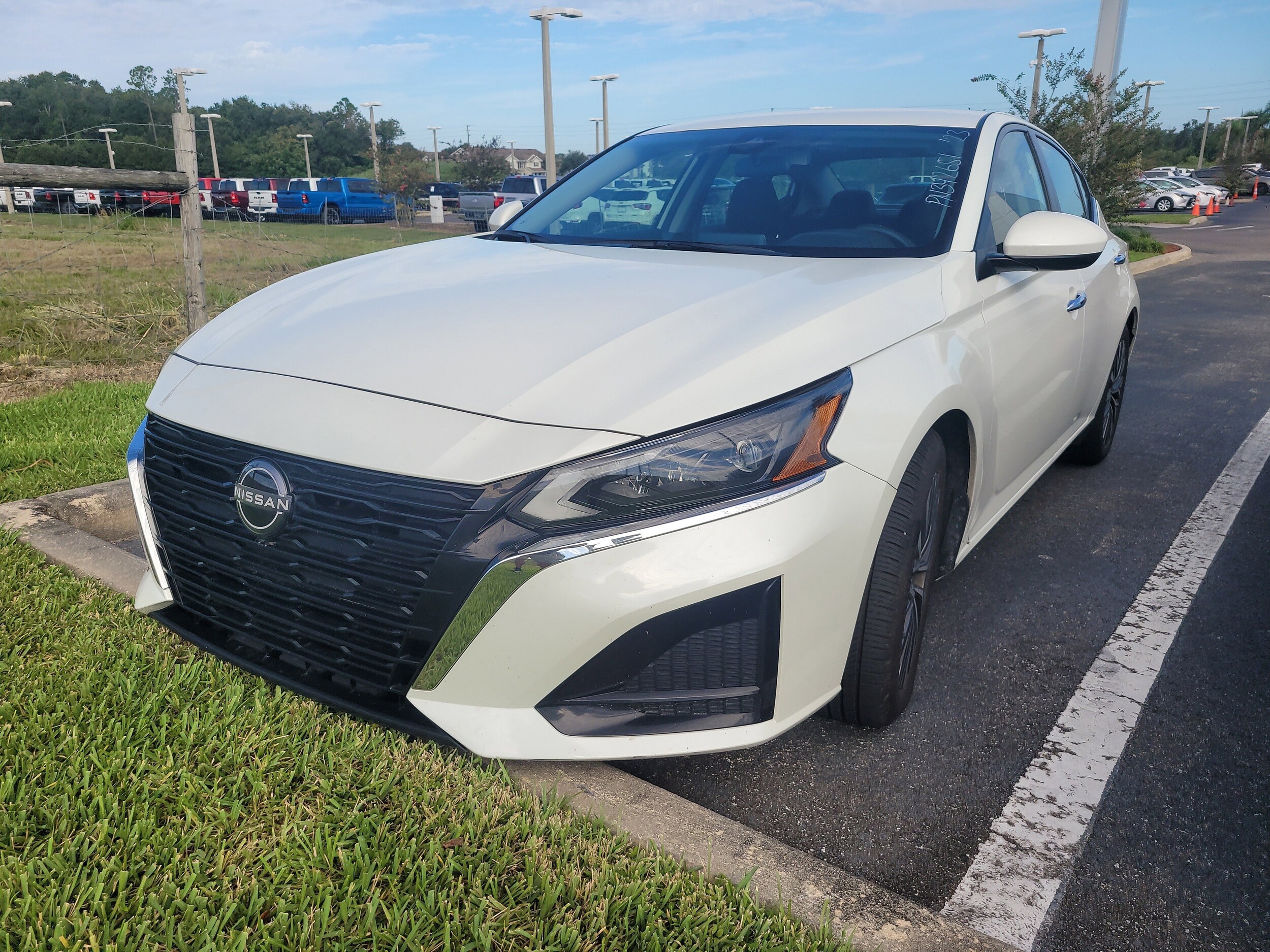 2023 Nissan Altima 2.5 SV photo 3