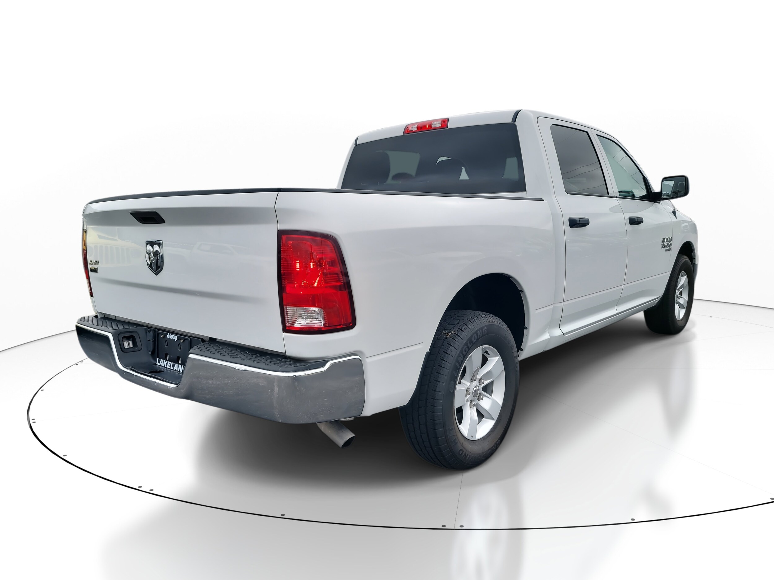 2022 Ram 1500 Classic SLT photo 4
