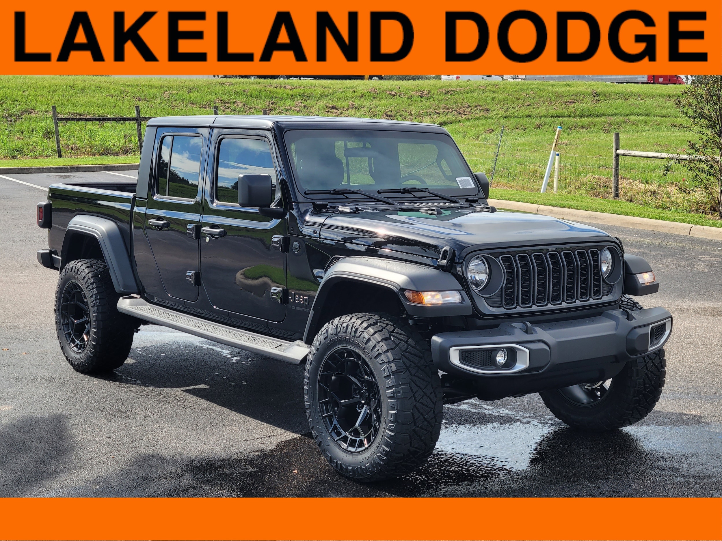 2025 Jeep Gladiator Sport's photo