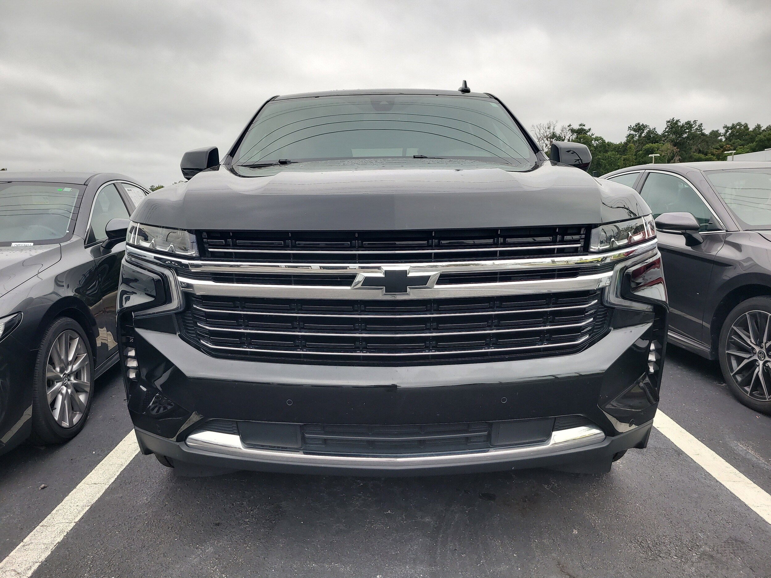2022 Chevrolet Tahoe LT photo 2