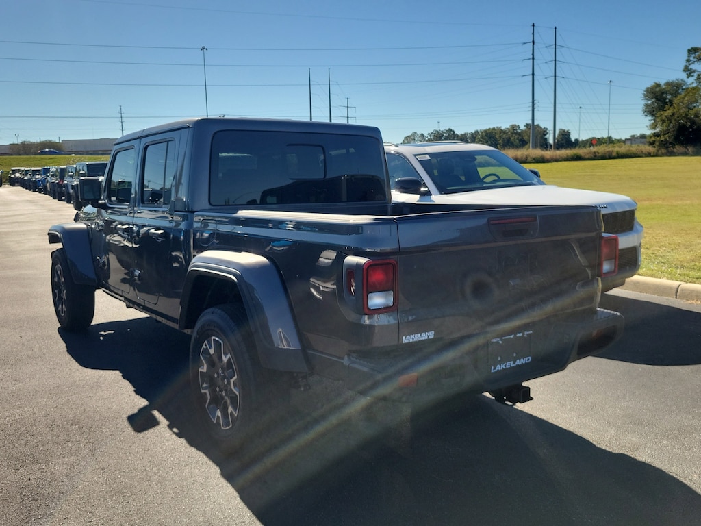 New 2025 Jeep Gladiator SPORT S 4X4 Pickup