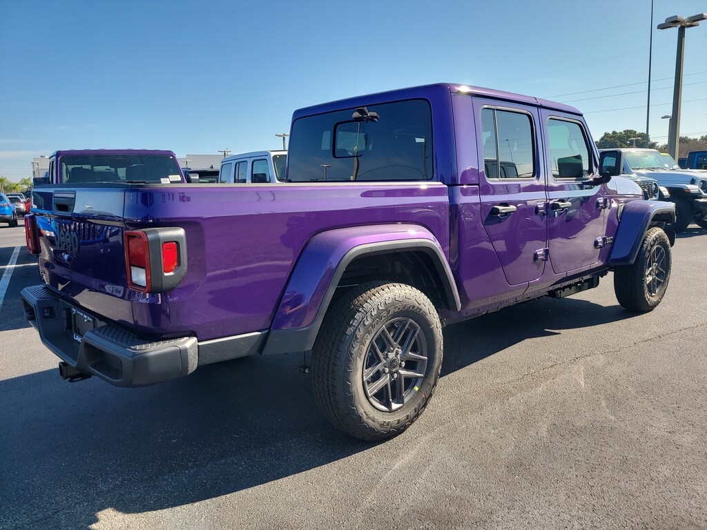 New 2026 Jeep Gladiator SPORT S 4X4 Pickup