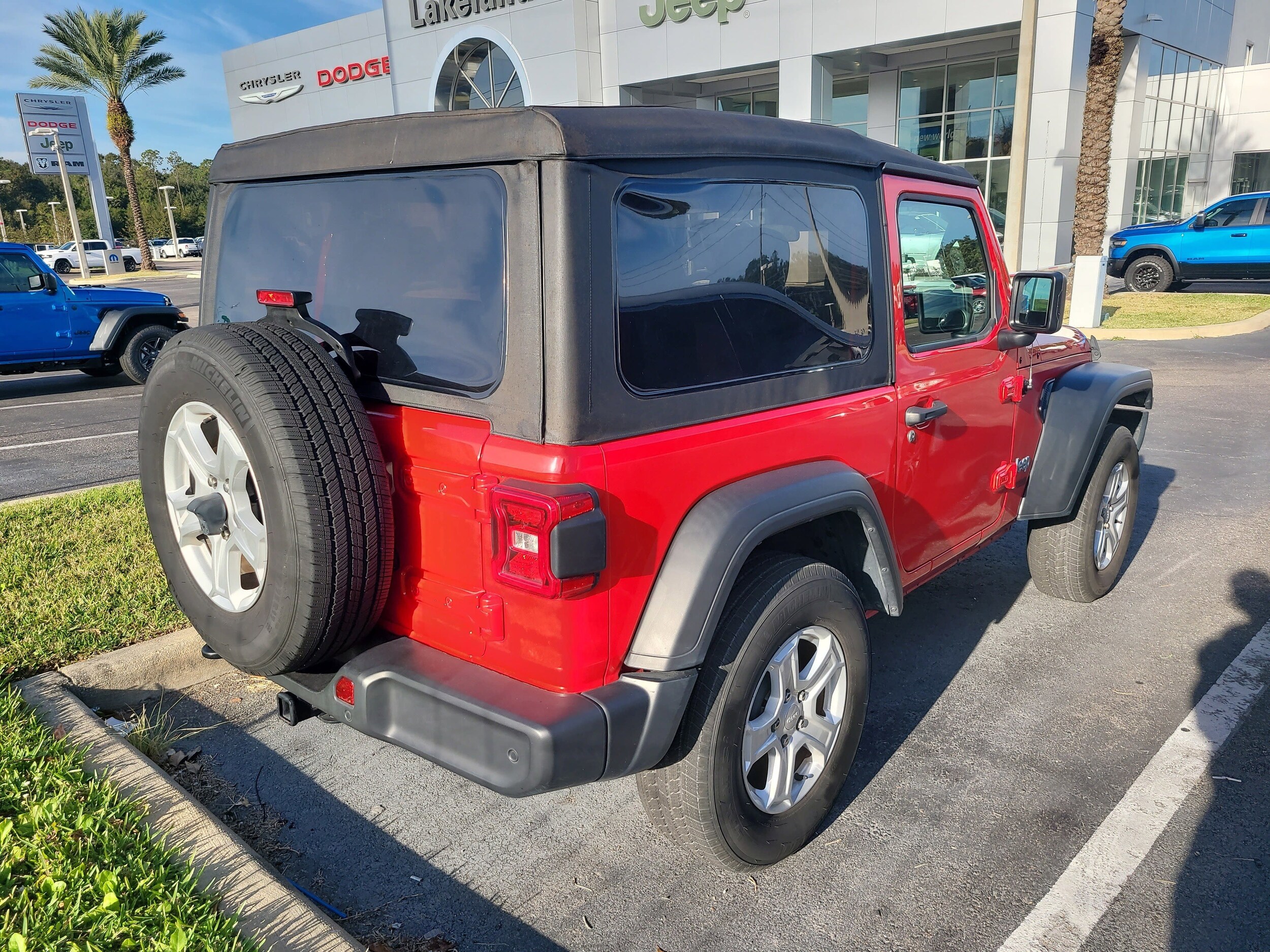 2021 Jeep Wrangler Sport S photo 4