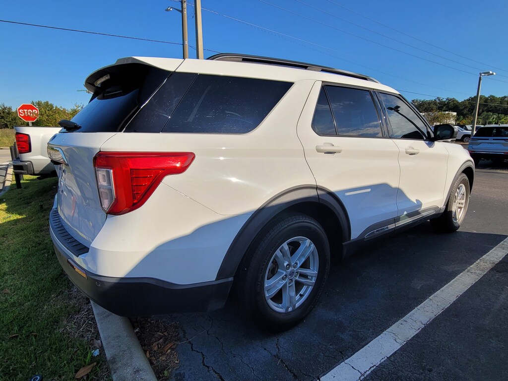 2021 Ford Explorer XLT photo 4