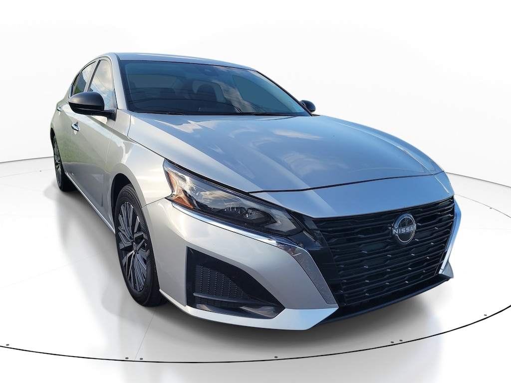 Used 2024 Nissan Altima 2.5 SV Sedan