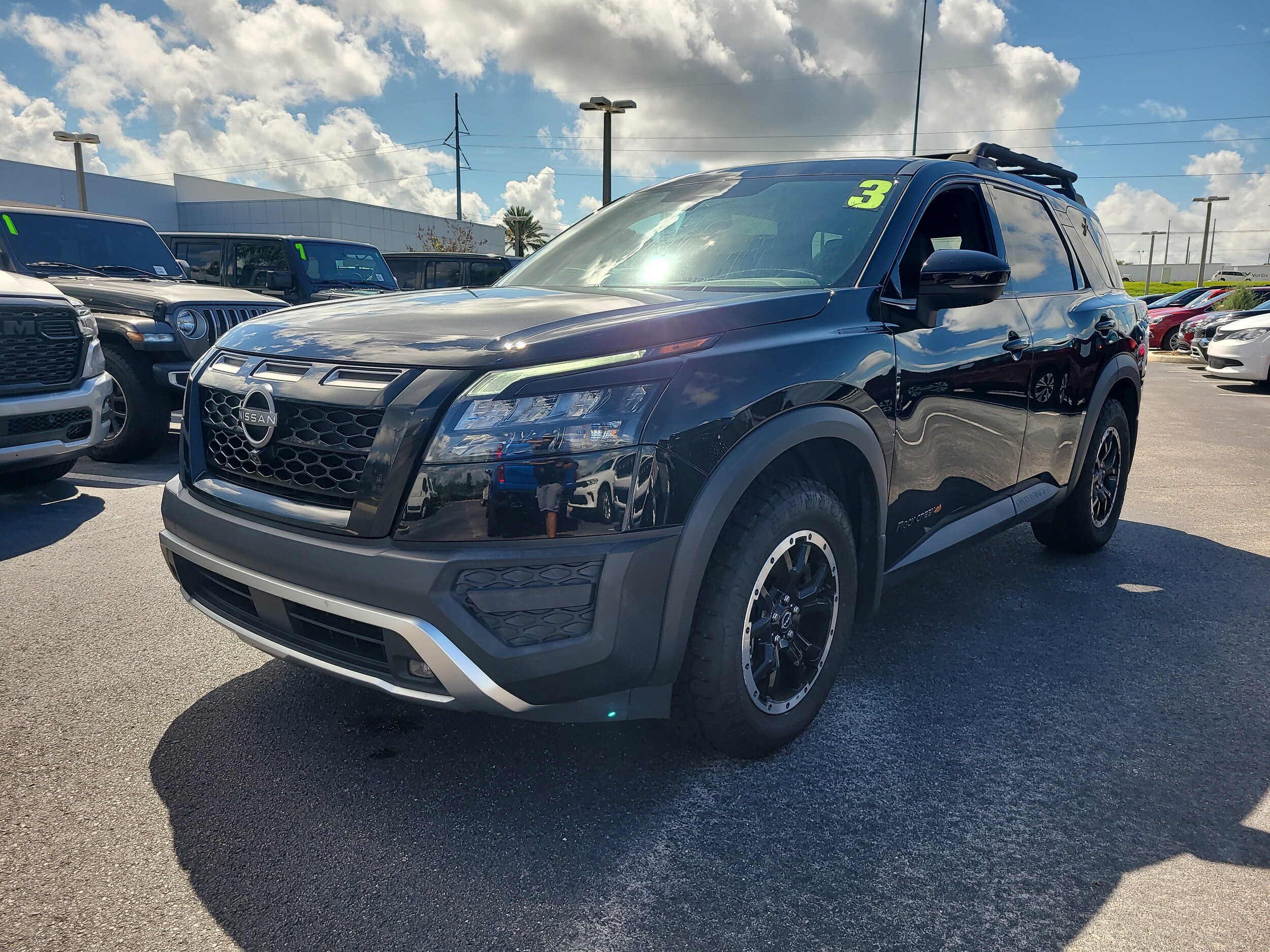 2023 Nissan Pathfinder Rock Creek photo 3