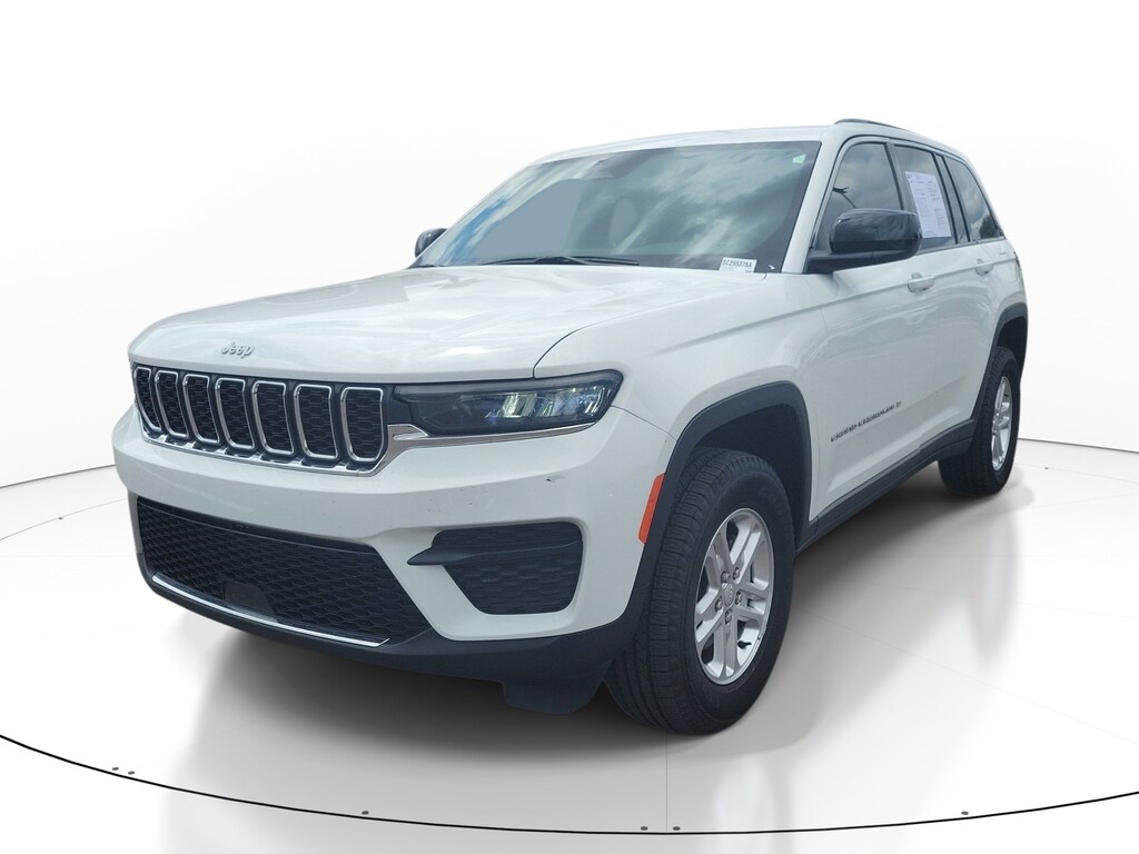 Used 2025 Jeep Grand Cherokee Laredo SUV
