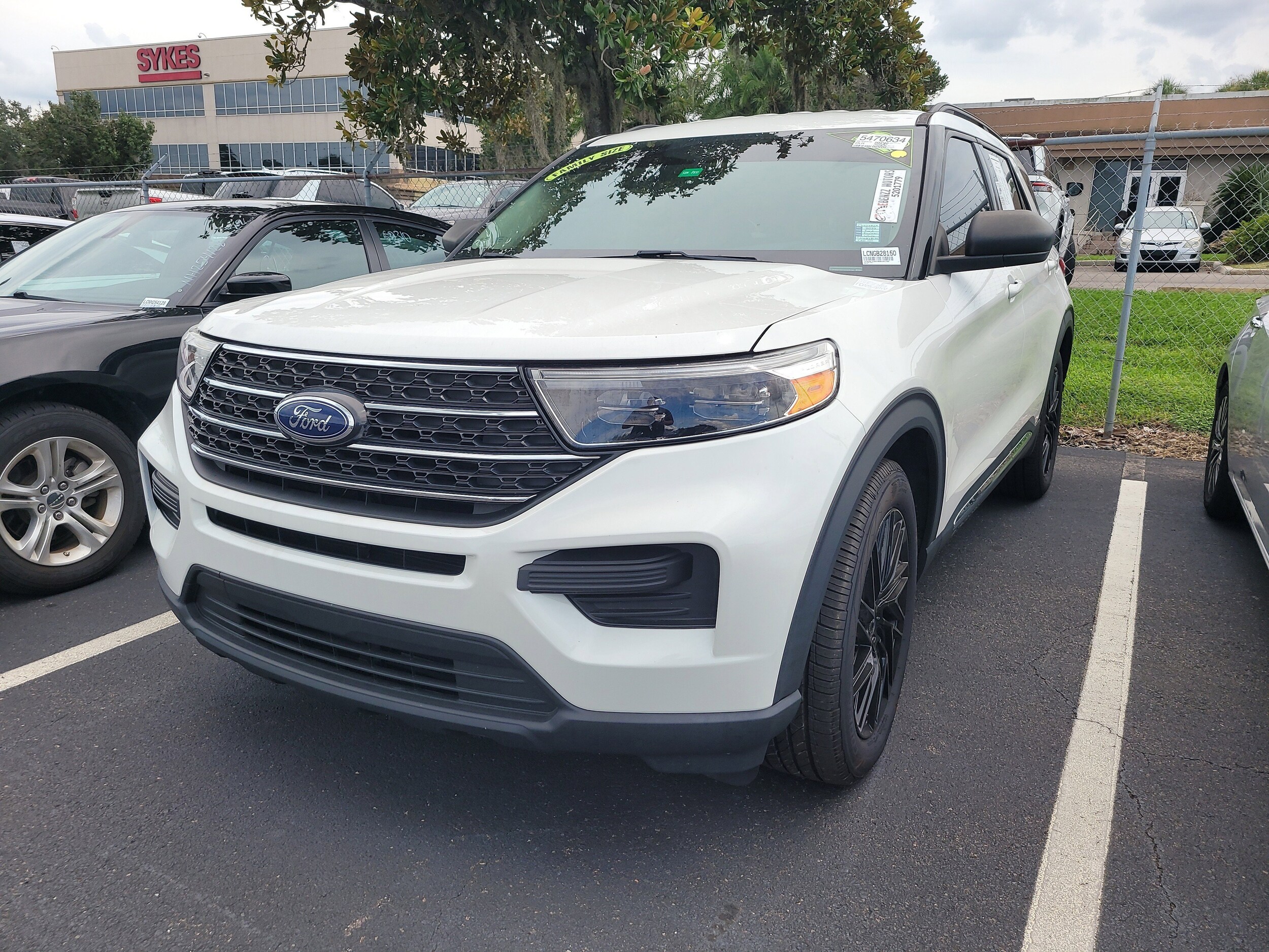 2022 Ford Explorer XLT photo 2
