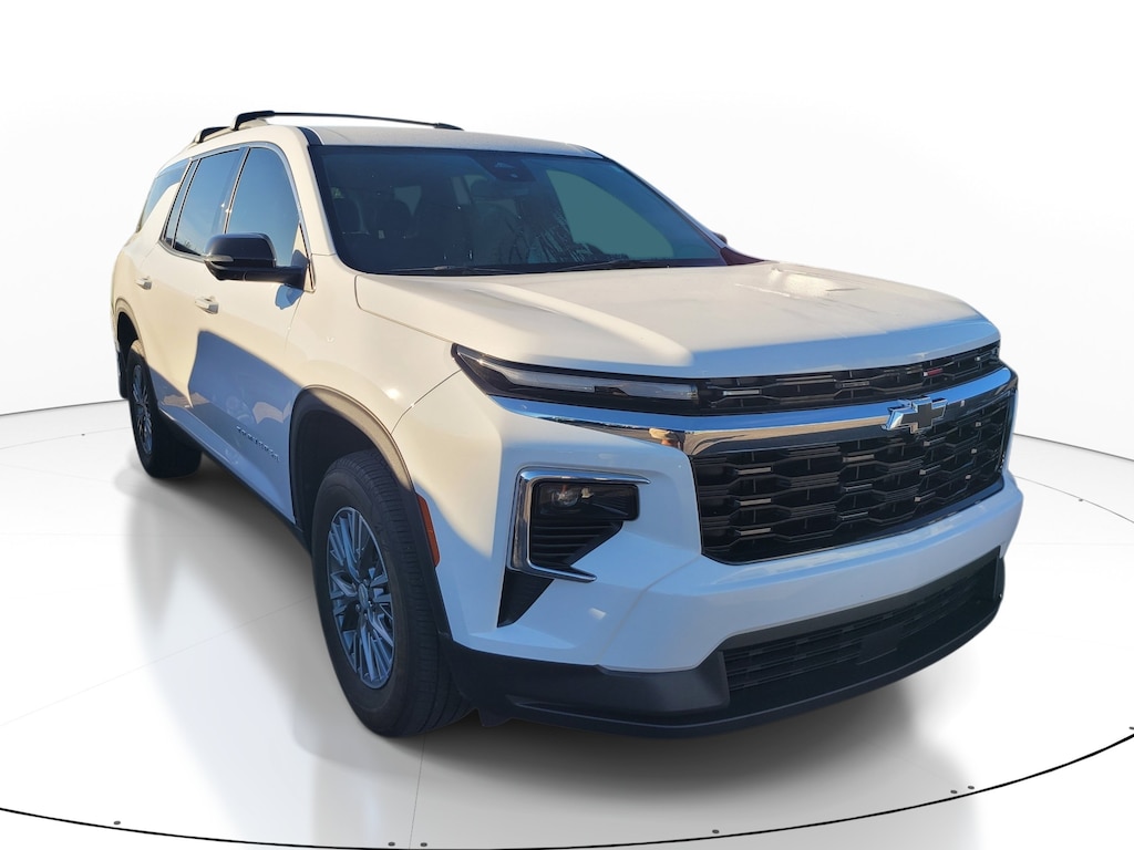 Used 2025 Chevrolet Traverse LT SUV