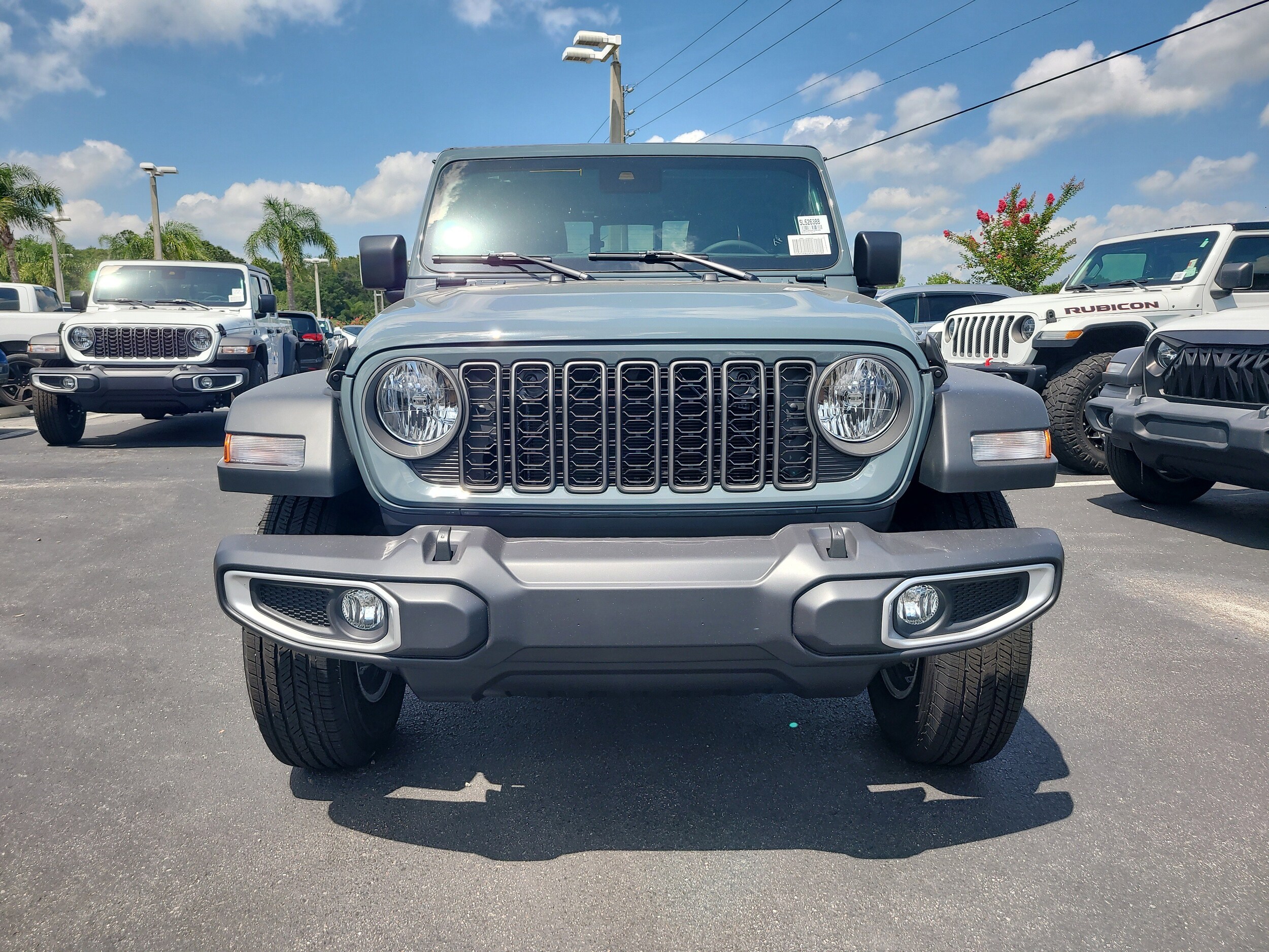 2025 Jeep Gladiator Sport S photo 3