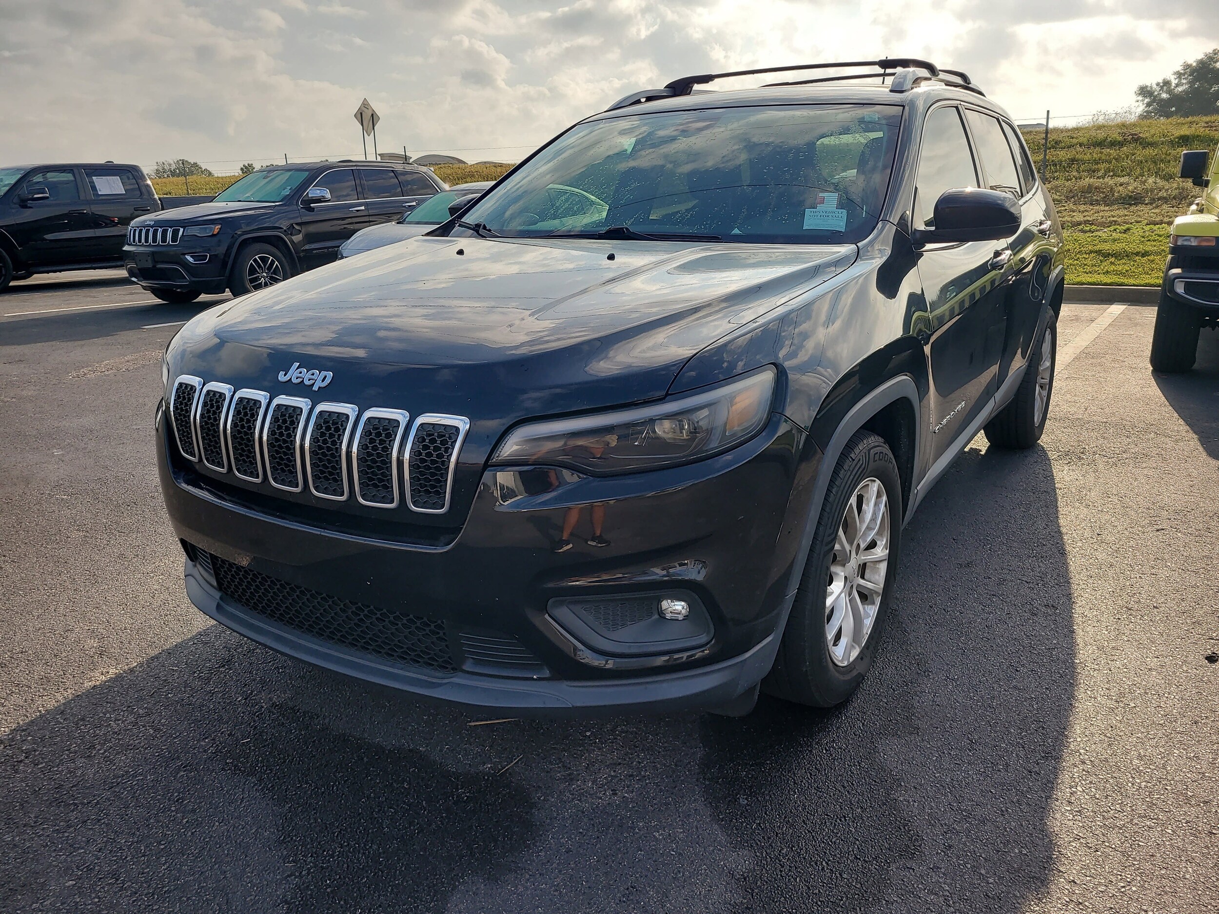 2019 Jeep Cherokee Latitude photo 3
