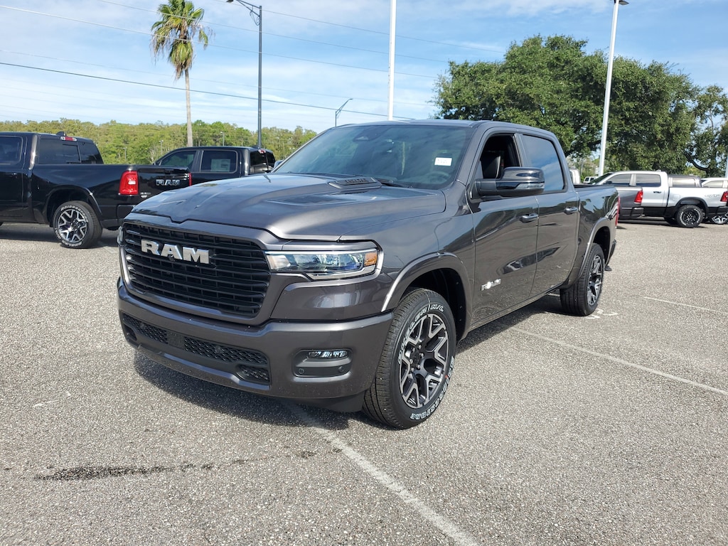 New 2026 Ram 1500 LARAMIE CREW CAB 4X4 5'7 BOX Pickup